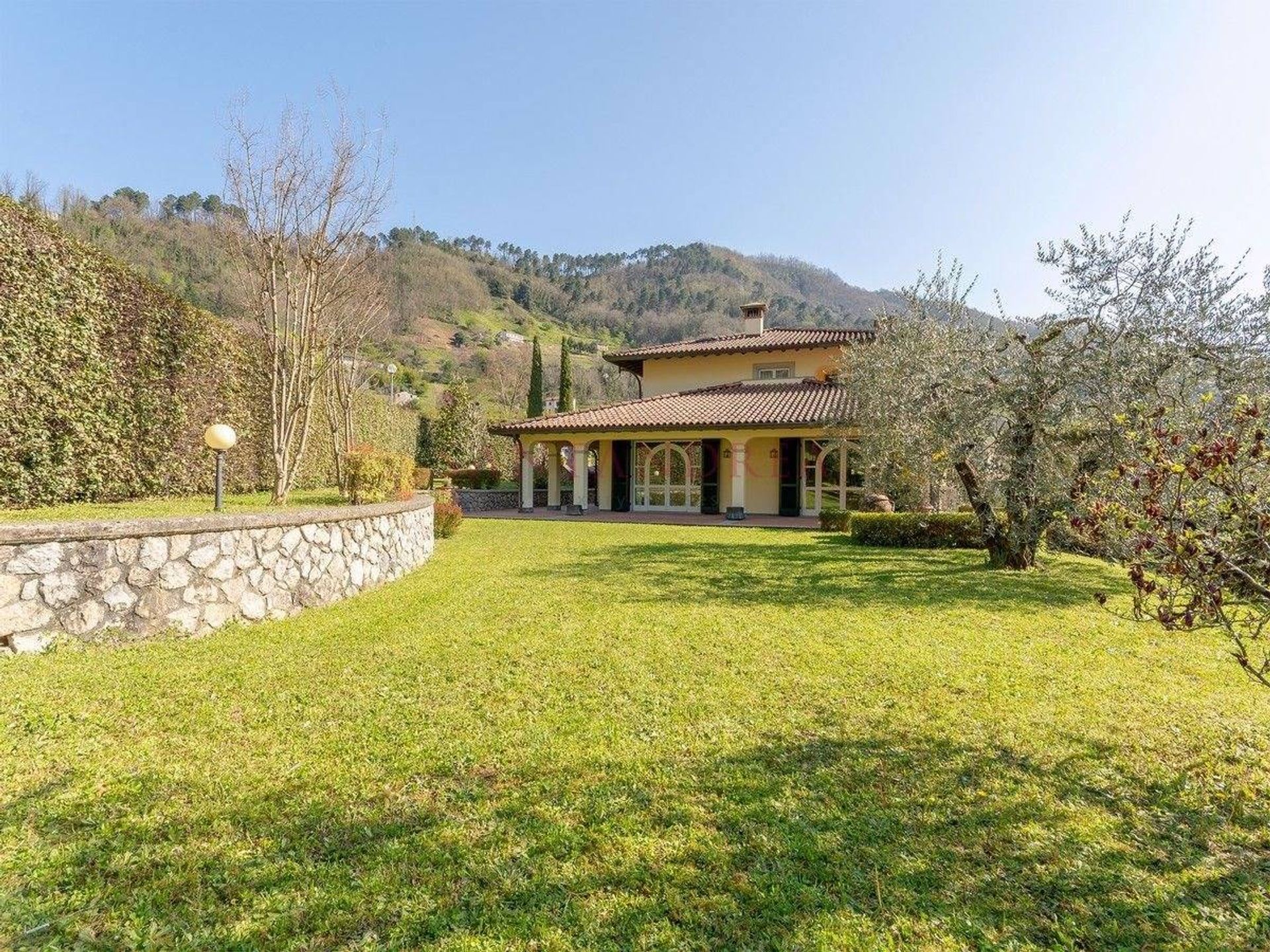 rumah dalam Bagni di Lucca, Tuscany 10728500