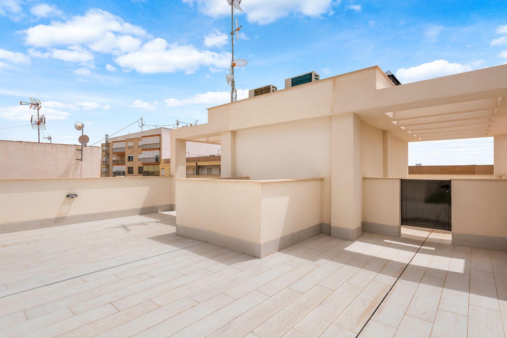 Condominium in El Tocino, Valencia 10728601