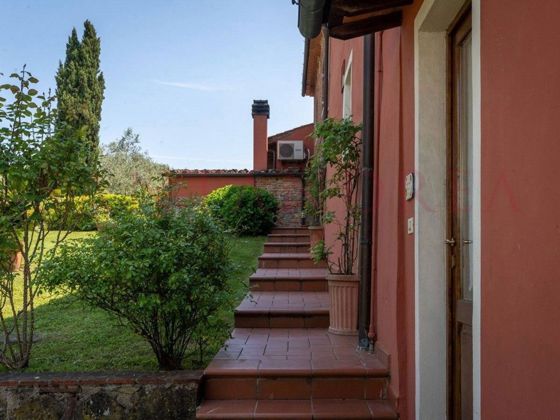 Rumah di Lucca, Tuscany 10728661