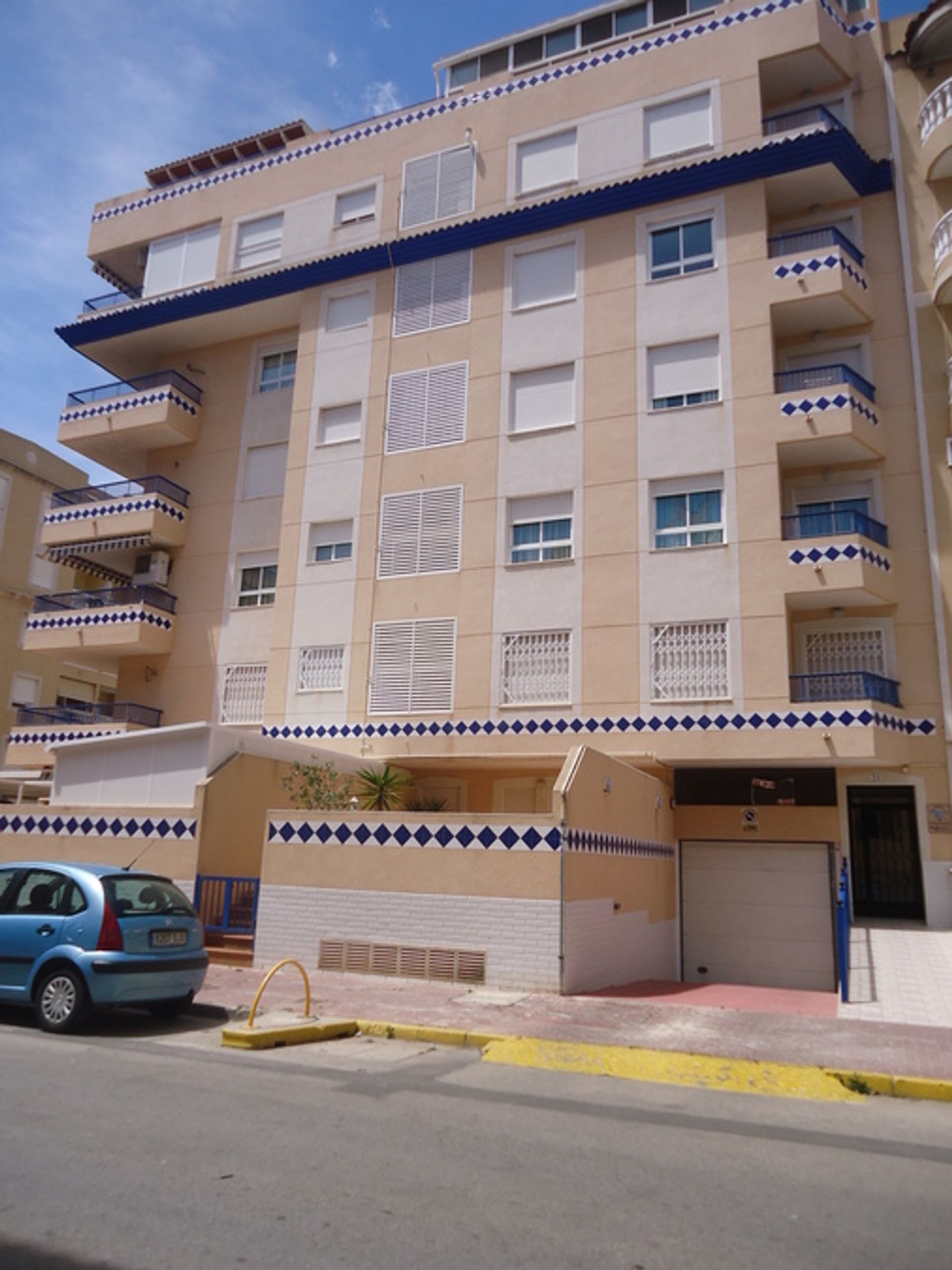 Condominium in Guardamar del Segura, Valencia 10728922