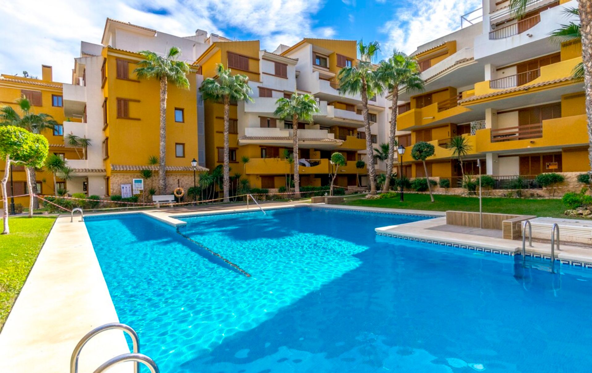 Condominium dans Punta Prima, Comunidad Valenciana 10729666