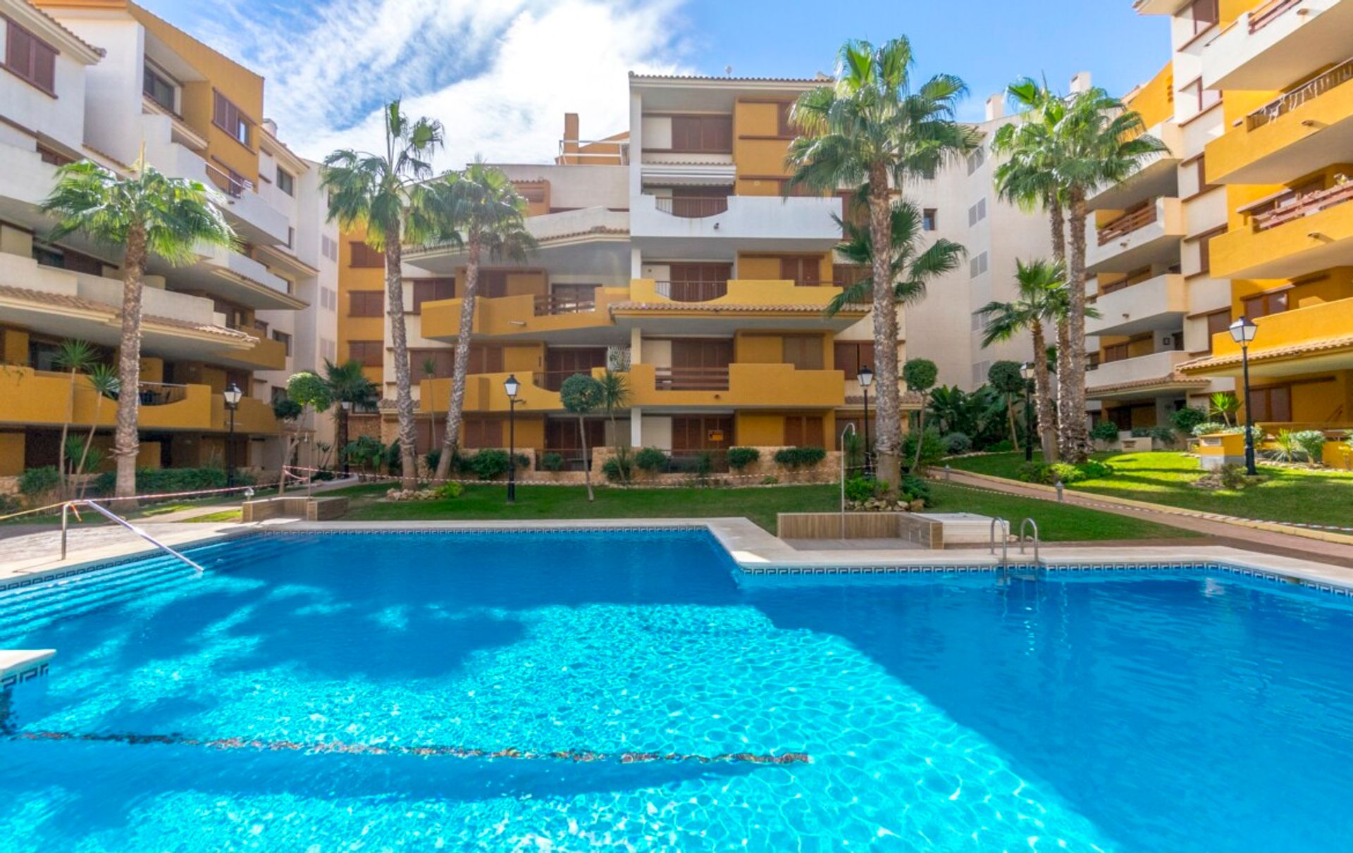 Condominium dans Punta Prima, Comunidad Valenciana 10729666