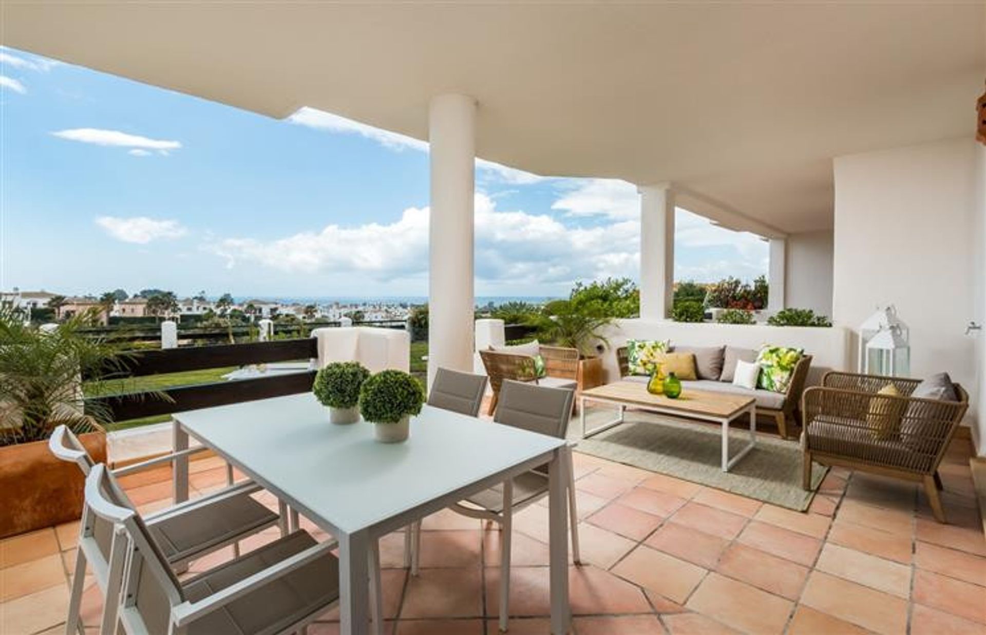 Condominium in Estepona, Andalusia 10730091