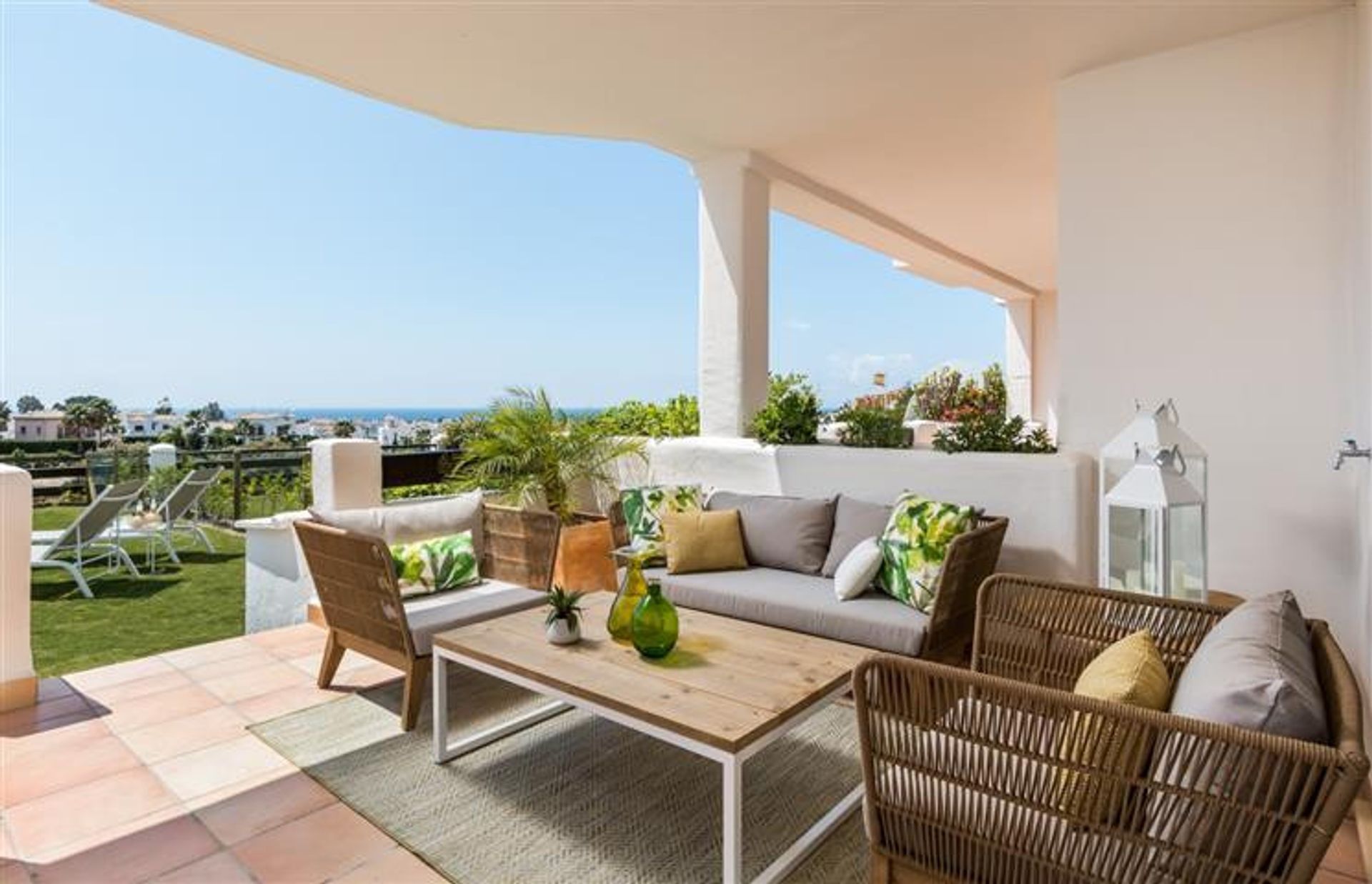 Condominium in Estepona, Andalusia 10730091