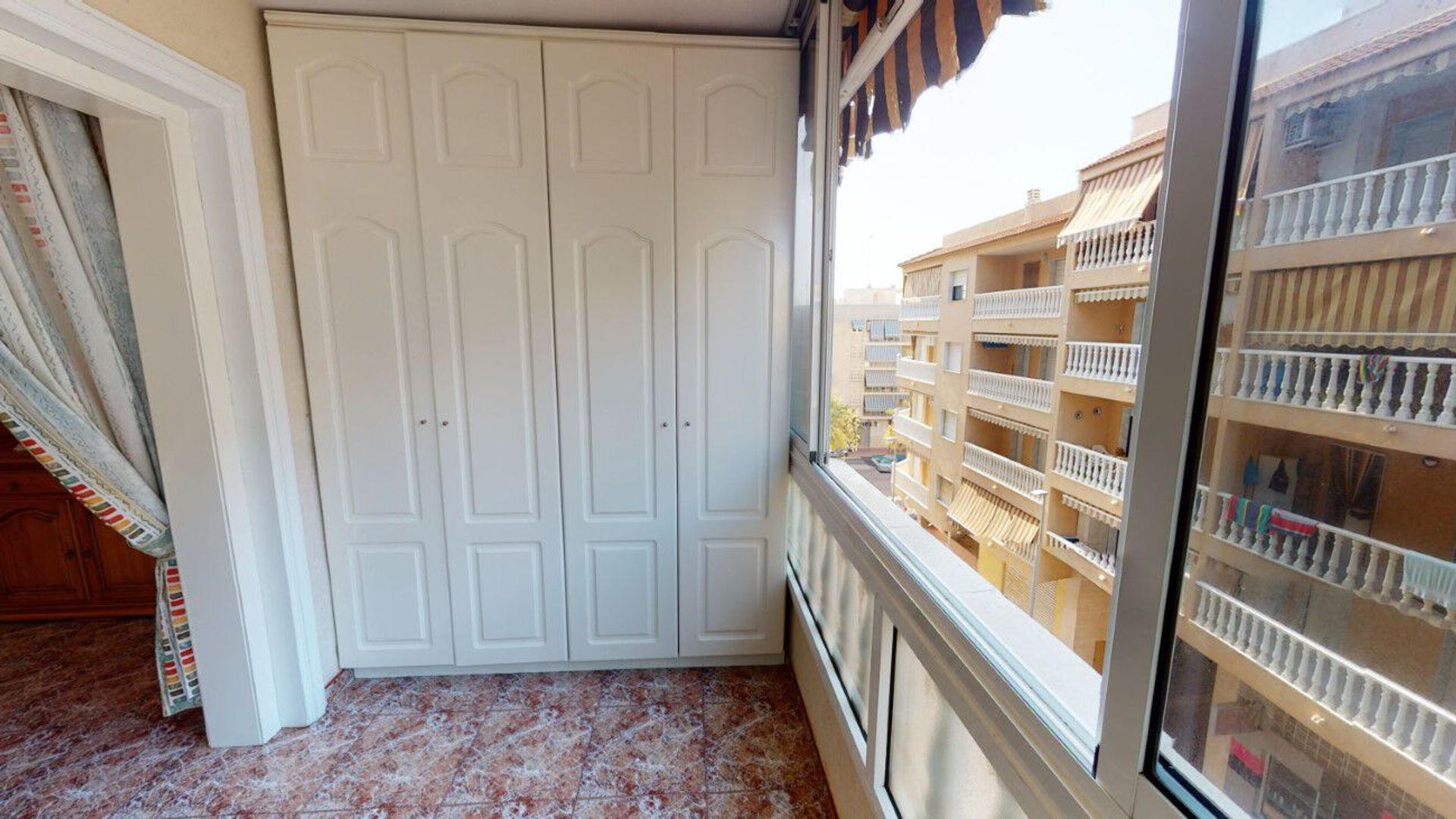 Condominium in Guardamar del Segura, Comunidad Valenciana 10730194