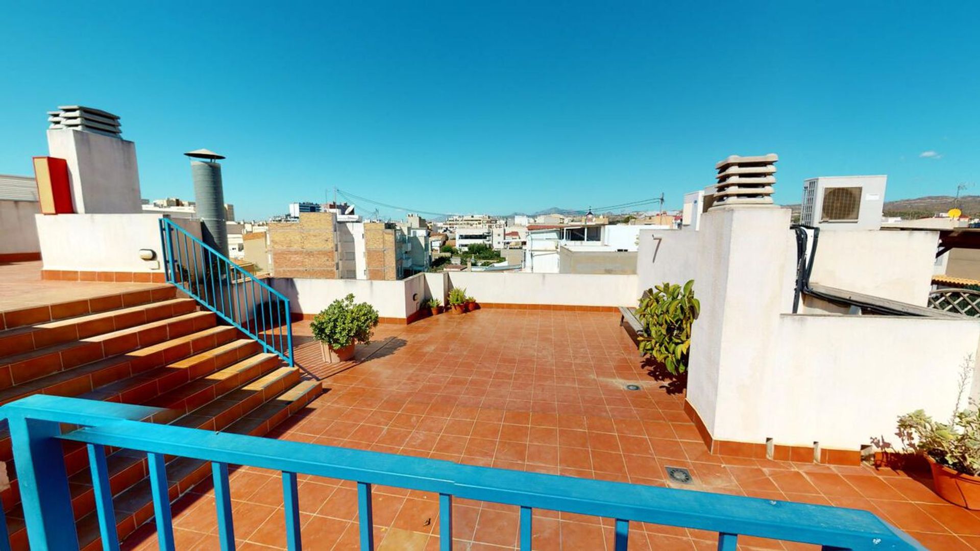 Condominium in Alacant, Comunidad Valenciana 10730256