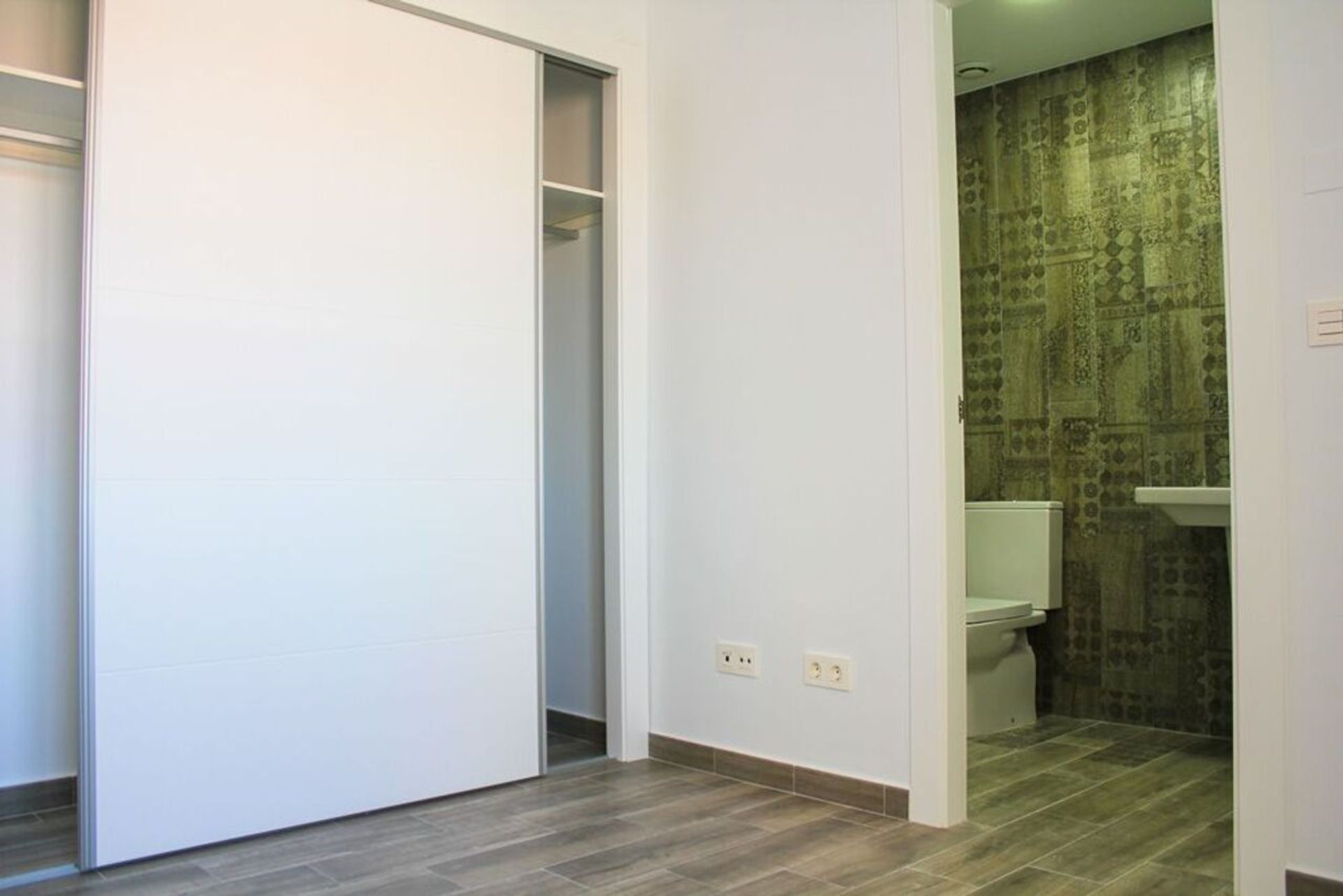 Condominium in Santa Pola, Comunidad Valenciana 10730902