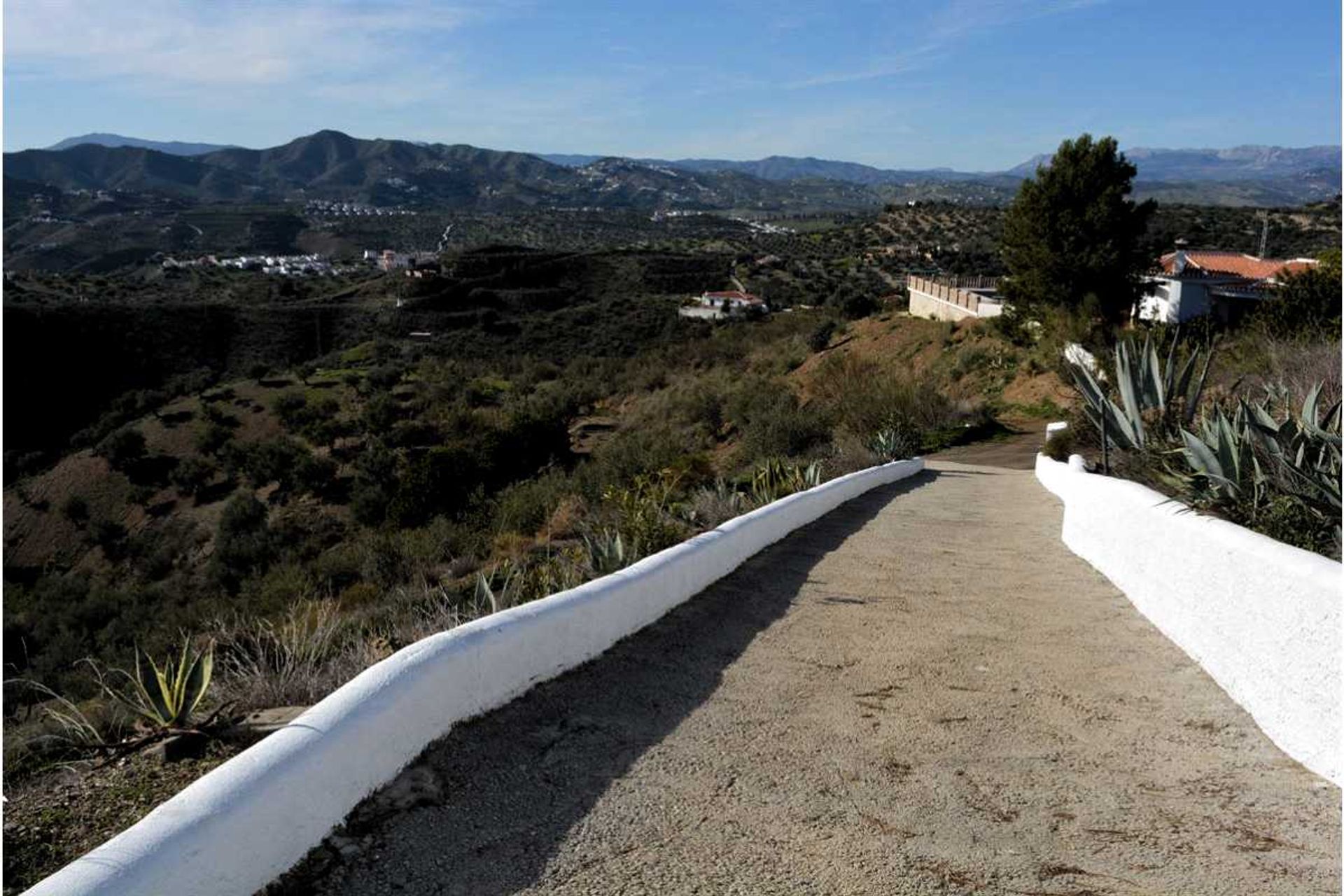 House in Canillas de Aceituno, Andalucía 10731127