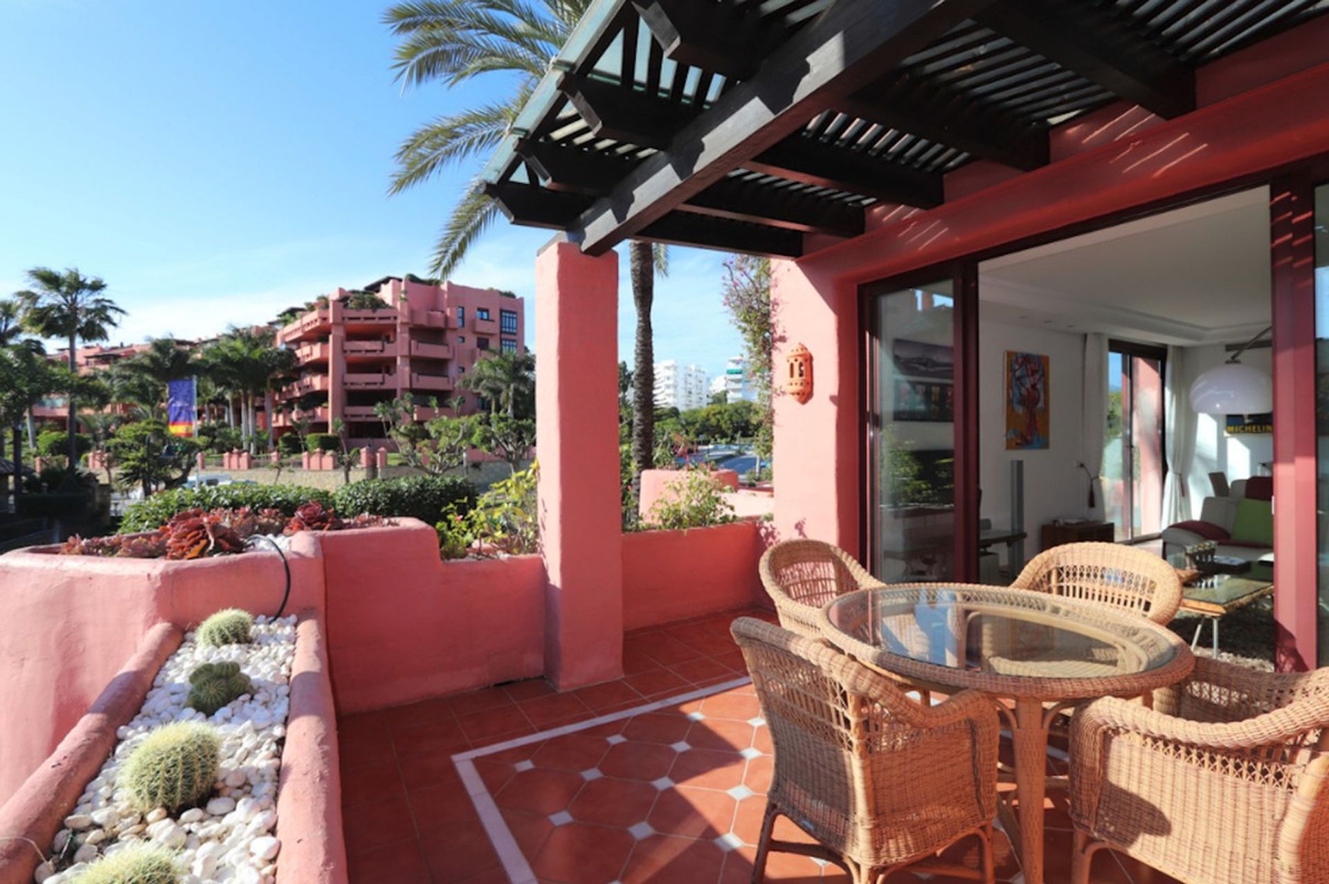 Condominium in Estepona, Andalusië 10731140