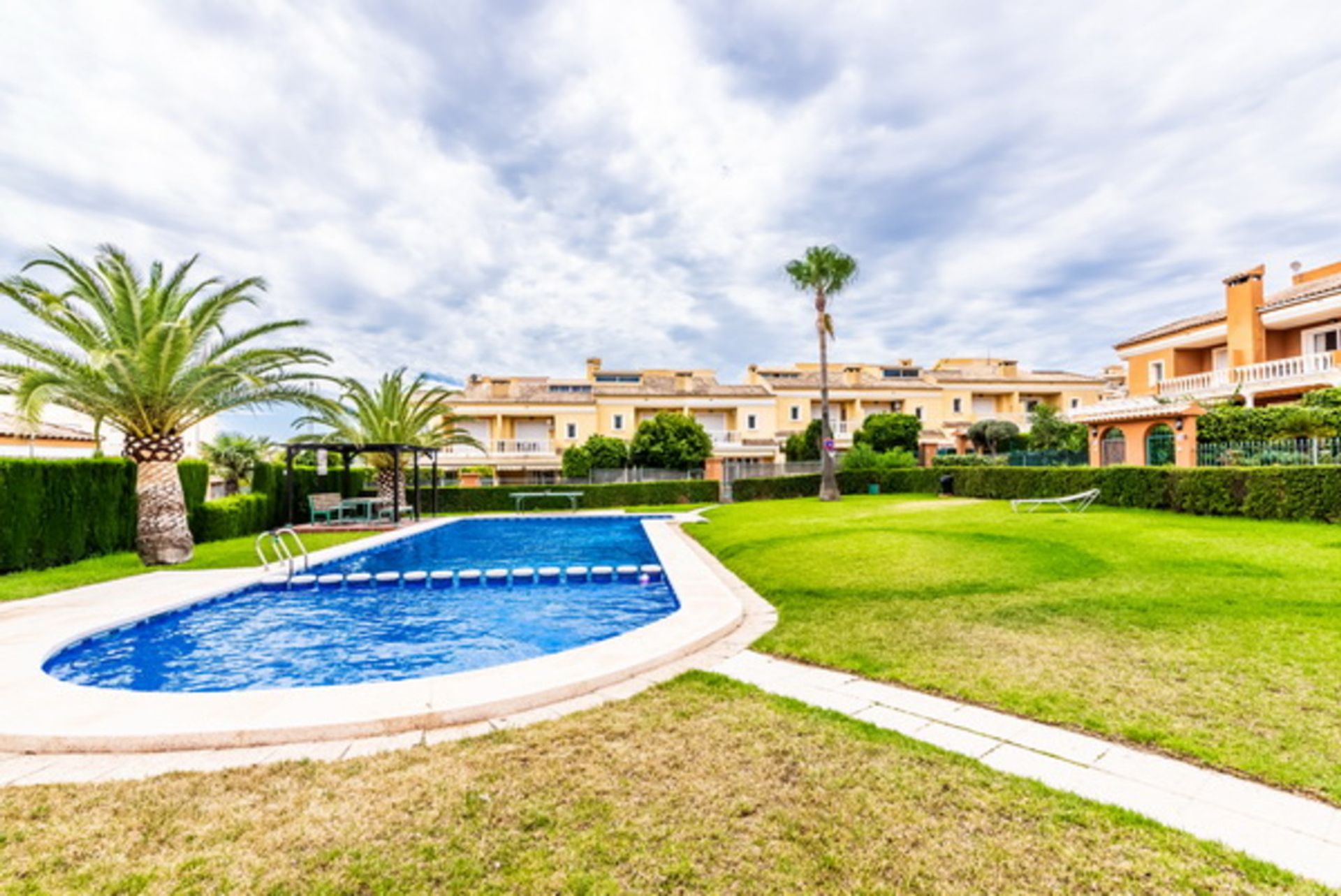 House in Alicante (Alacant), Comunidad Valenciana 10732106