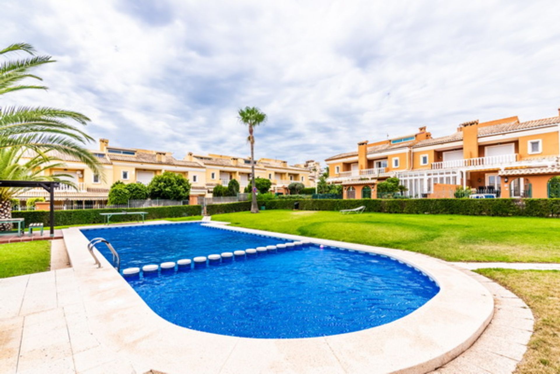 House in Alicante (Alacant), Comunidad Valenciana 10732106