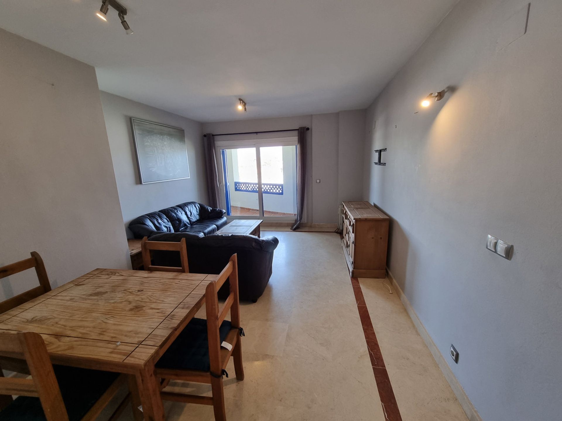 Condominium dans San Luis de Sabinillas, Andalousie 10732123