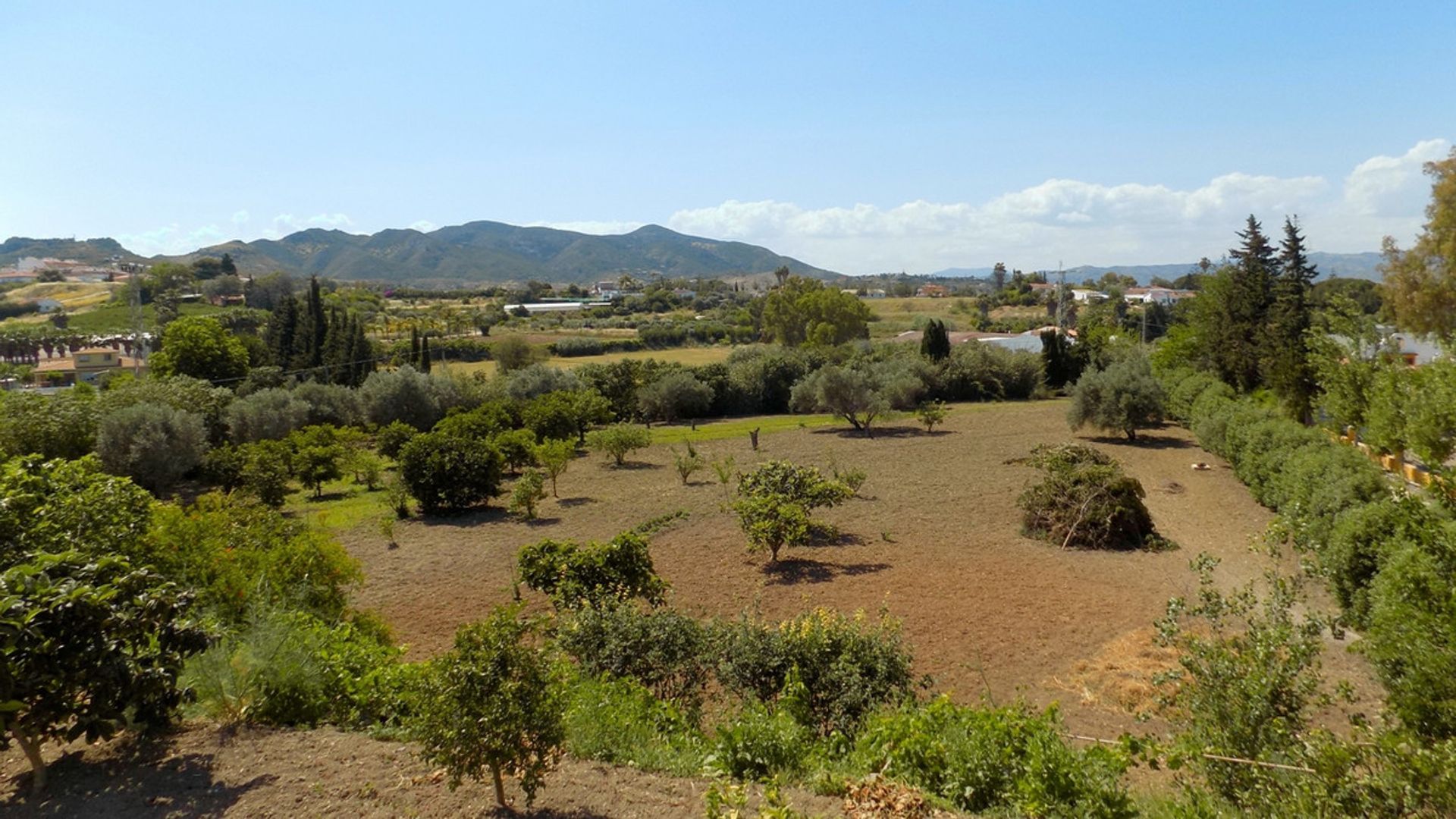 房子 在 Alhaurín de la Torre, Andalucía 10732282