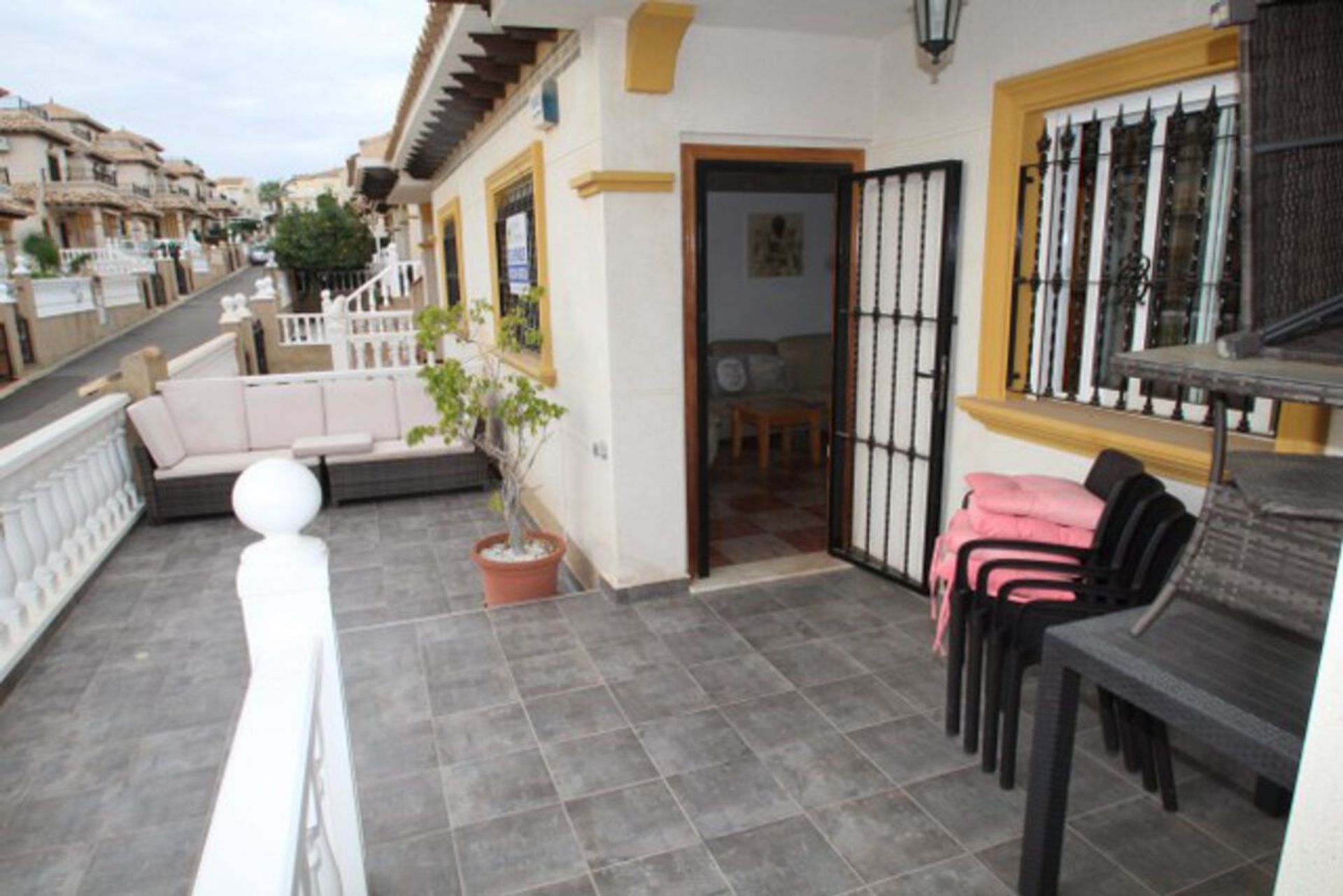 House in Alicante (Alacant), Comunidad Valenciana 10732937