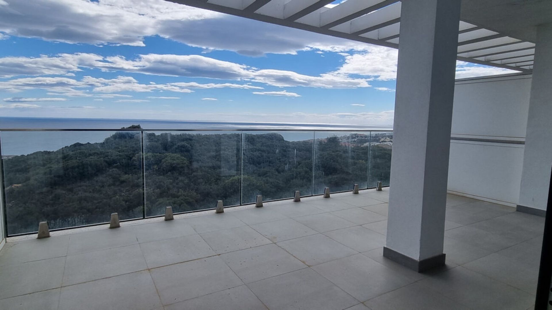 Condominio en La Duquesa, Andalucía 10733277