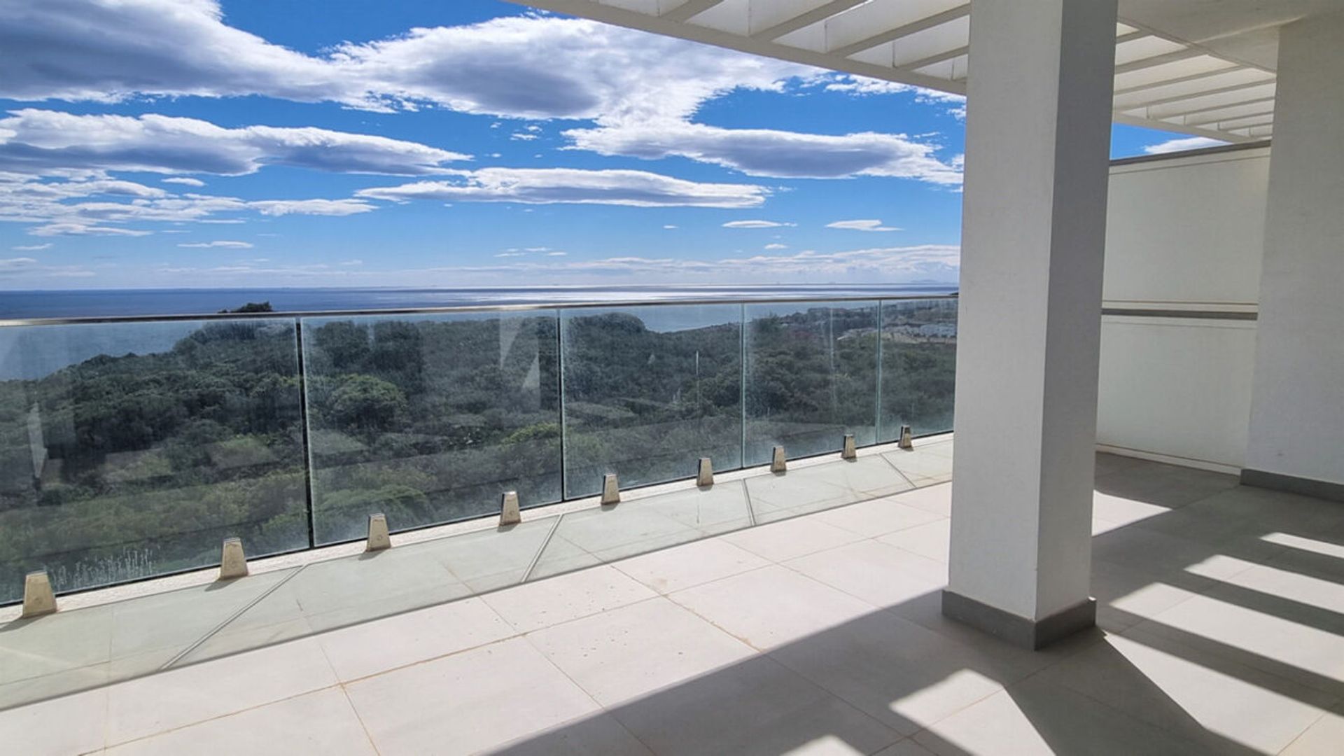 Condominio en Castillo de Sabinillas, Andalucía 10733277