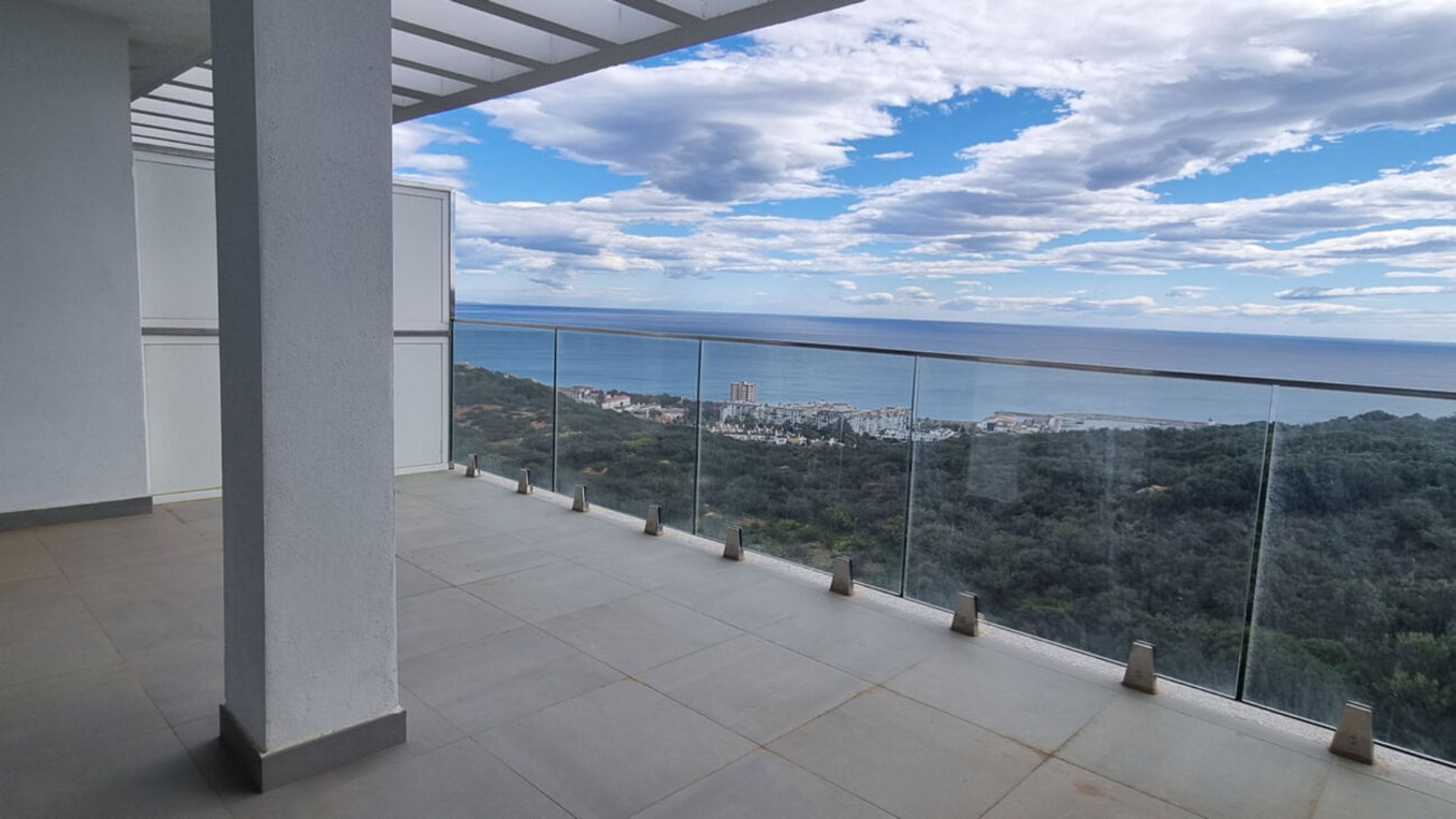 Condominio en La Duquesa, Andalucía 10733277