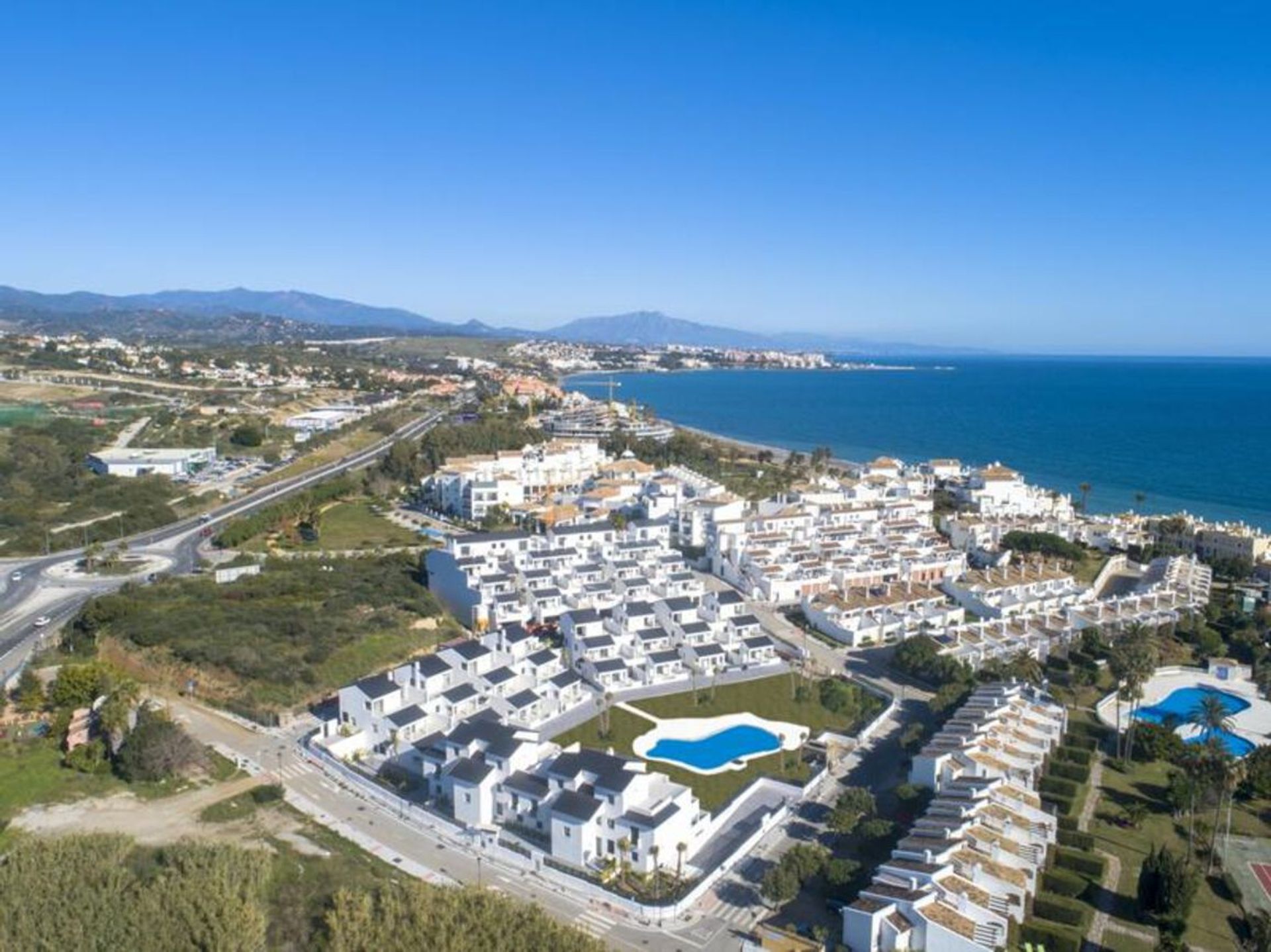 Condominium dans Estepona, Andalousie 10734880