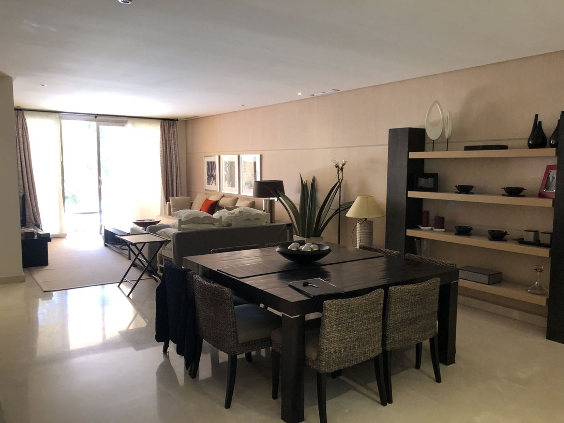 Condominium in Marbella, Andalucía 10735333