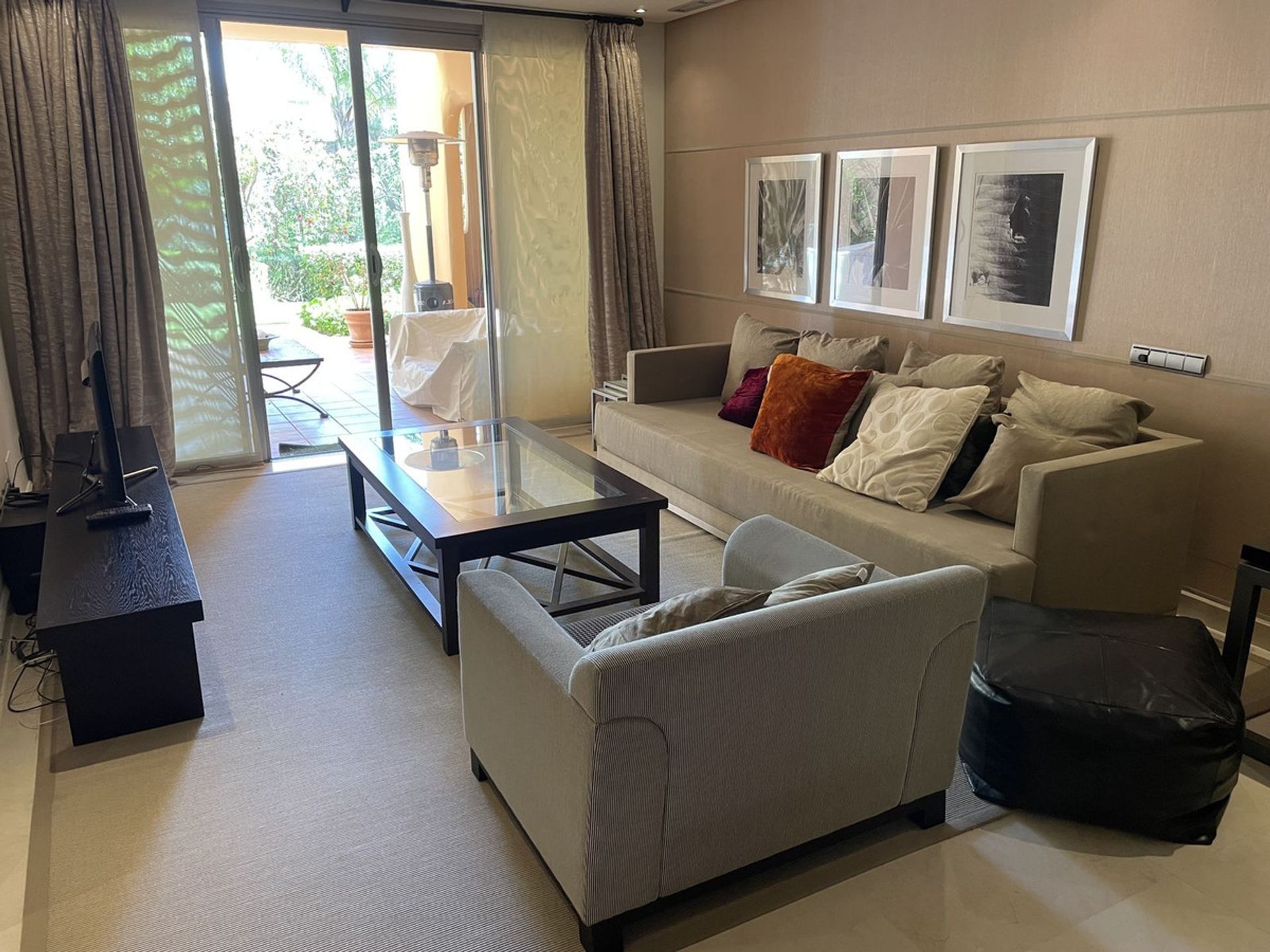 Condominium in Marbella, Andalucía 10735333