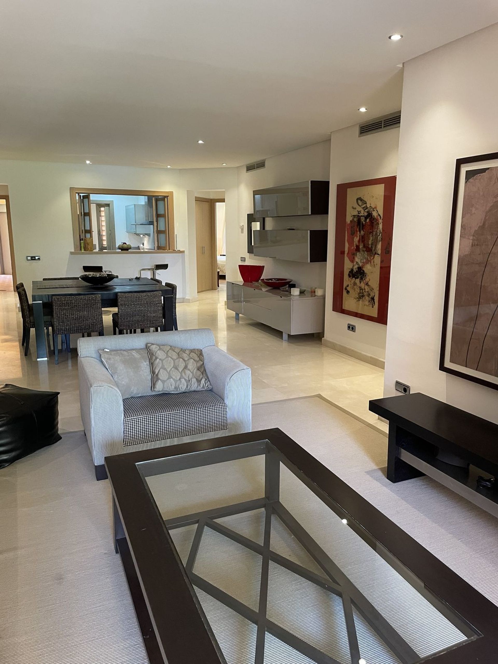 Condominium in Marbella, Andalucía 10735333