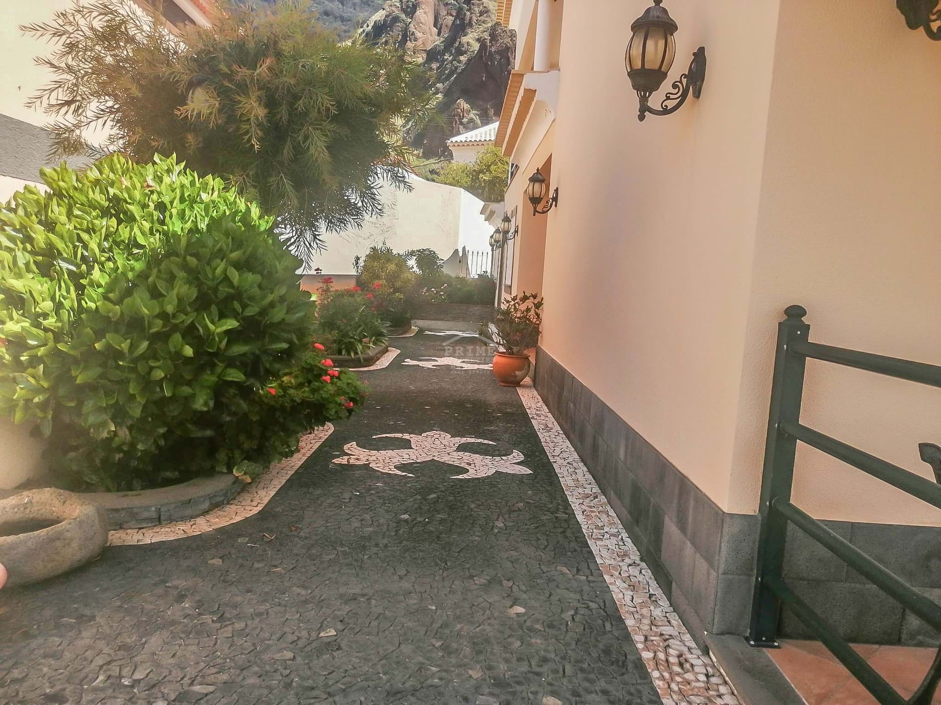 House in Paul Do Mar, Madeira 10735710