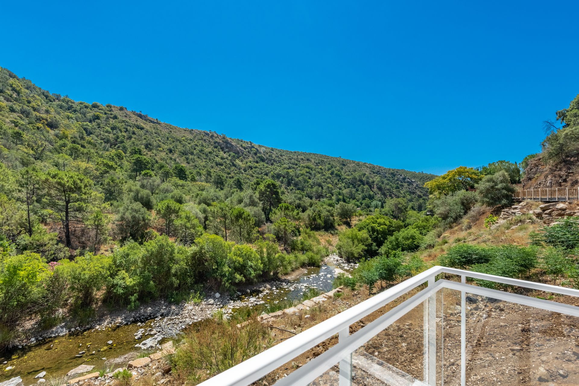 Condominium in Benahavís, Andalucía 10736844