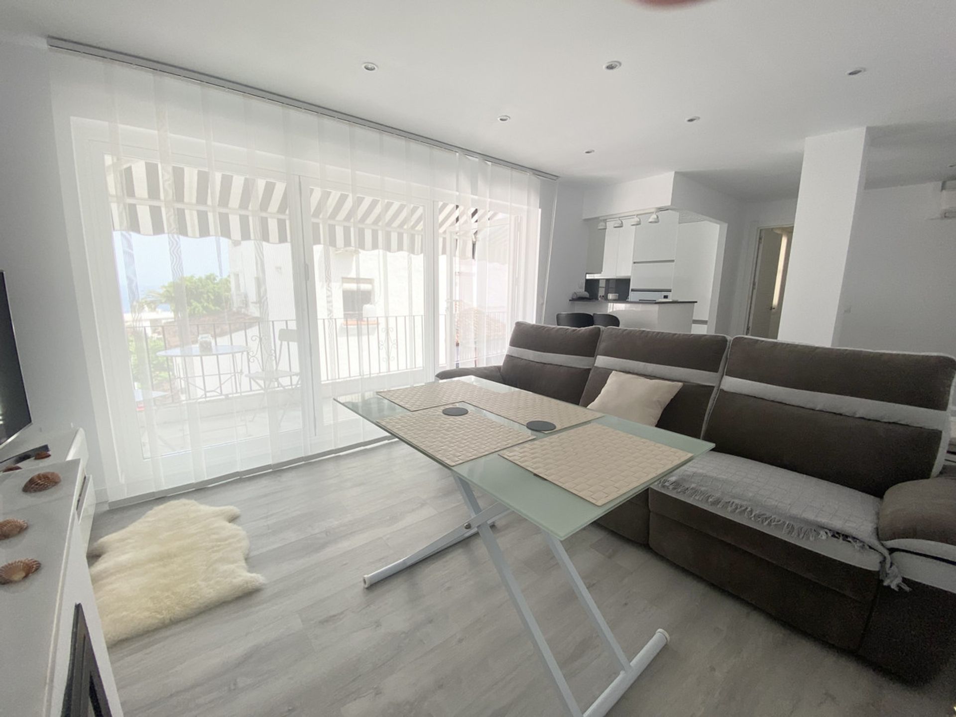 Condominium in Alhaurín de la Torre, Andalucía 10737178