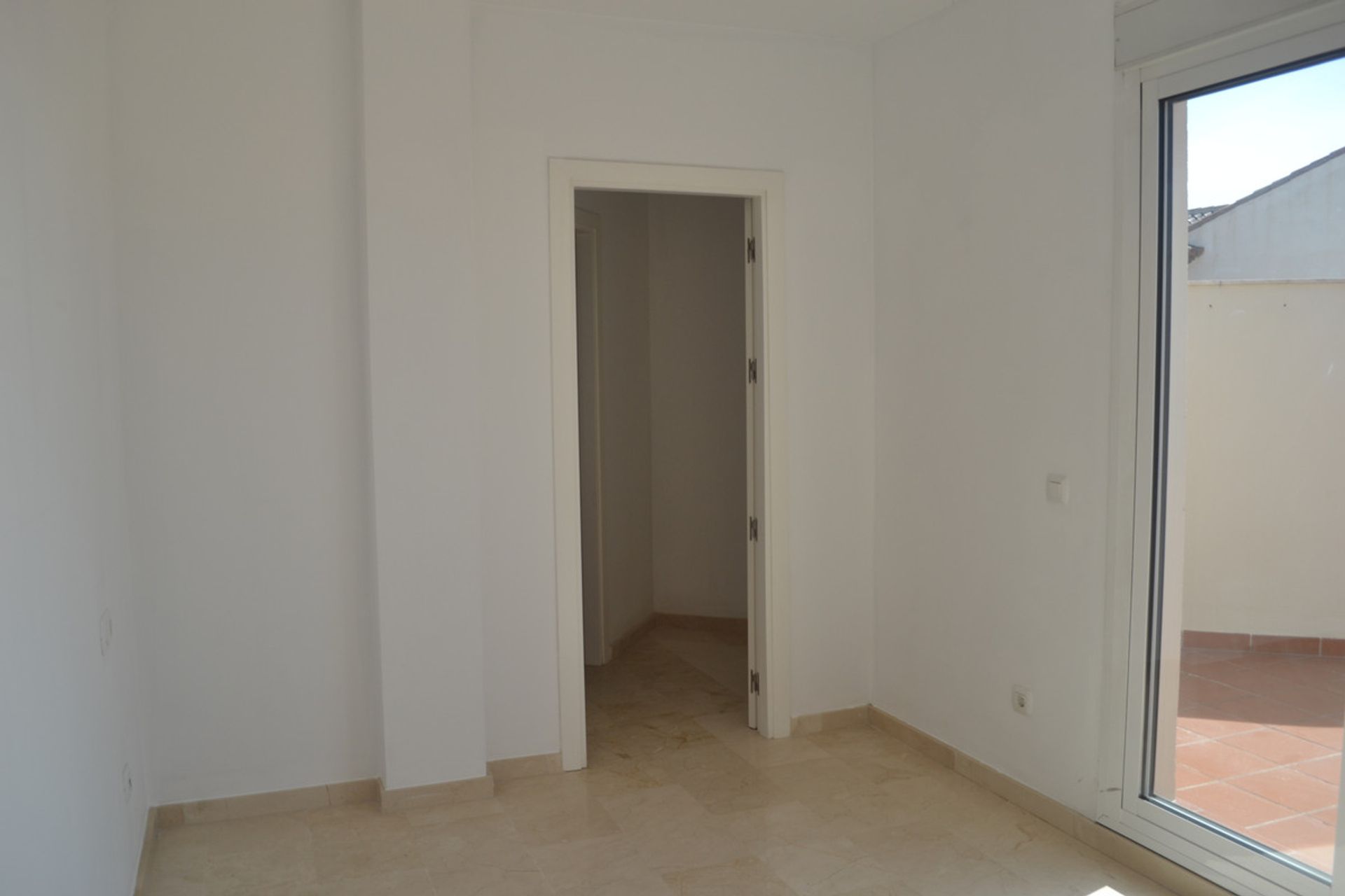 Condominium in Alhaurín el Grande, Andalucía 10737260