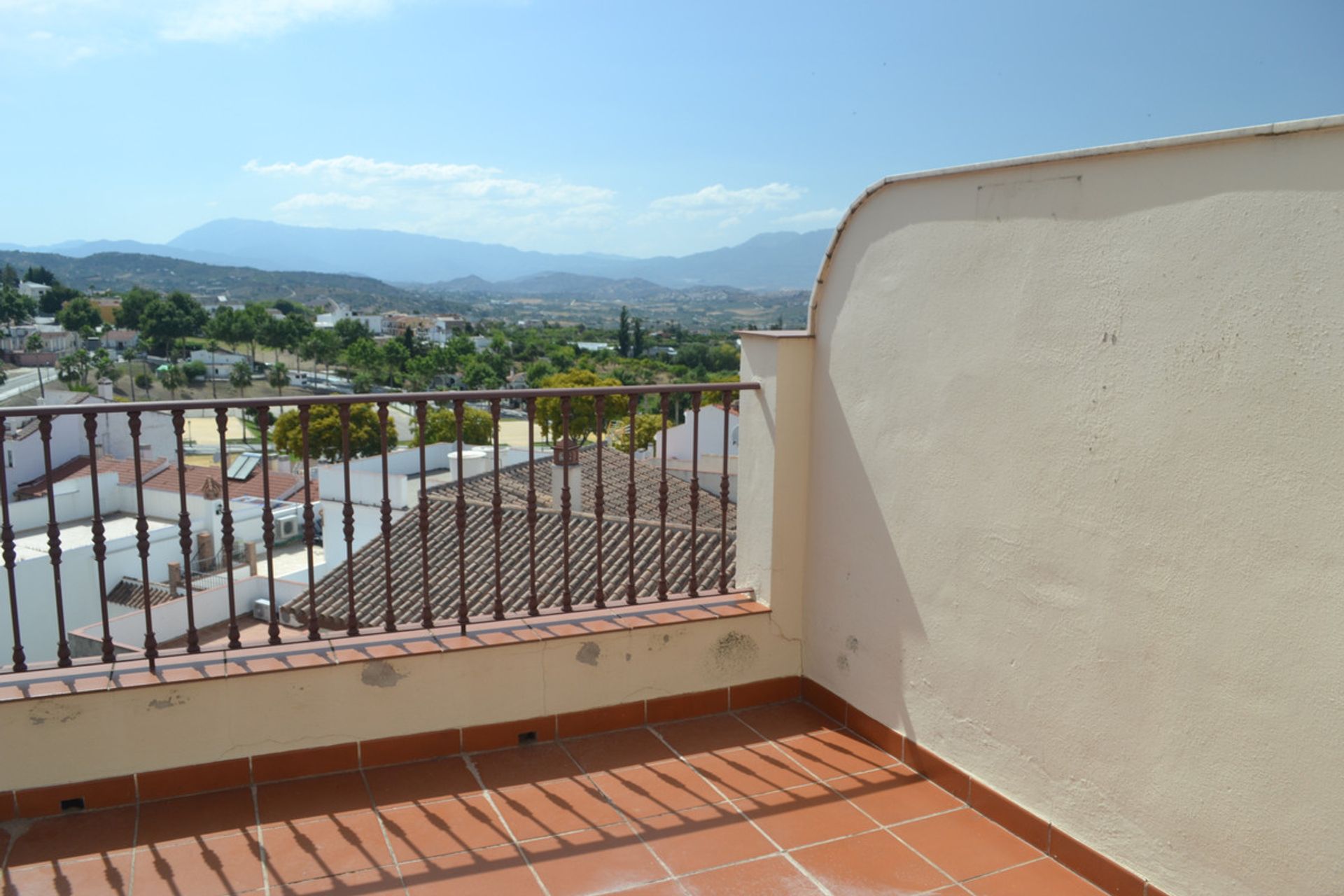 Condominium in Alhaurin el Grande, Andalusia 10737260