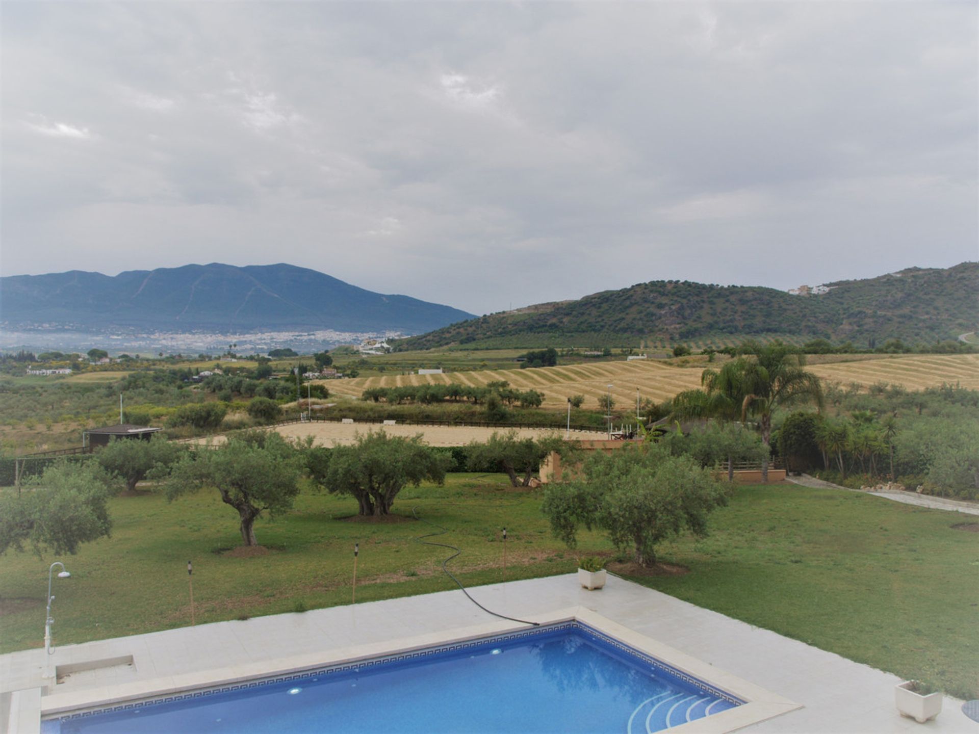 casa en Alhaurín el Grande, Andalucía 10737497