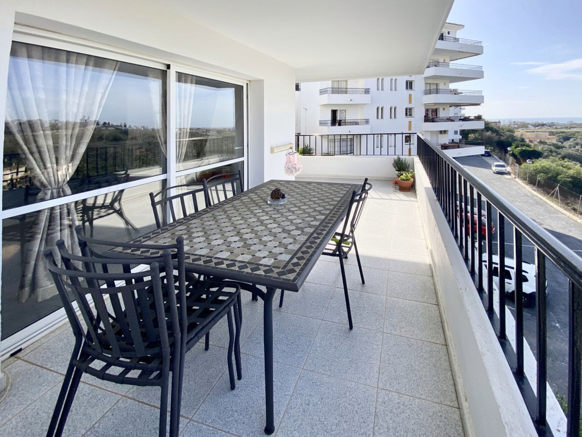 Condominium in Calahonda, Andalucía 10737501