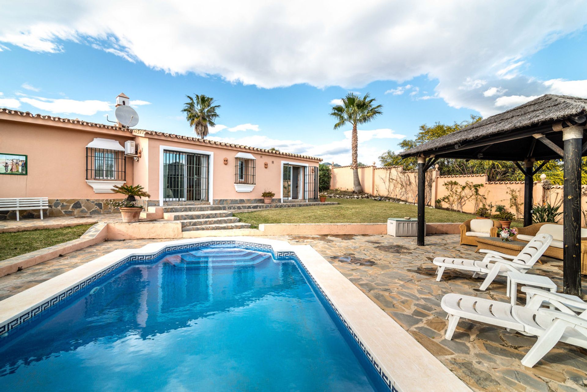 House in Marbella, Andalucía 10737555