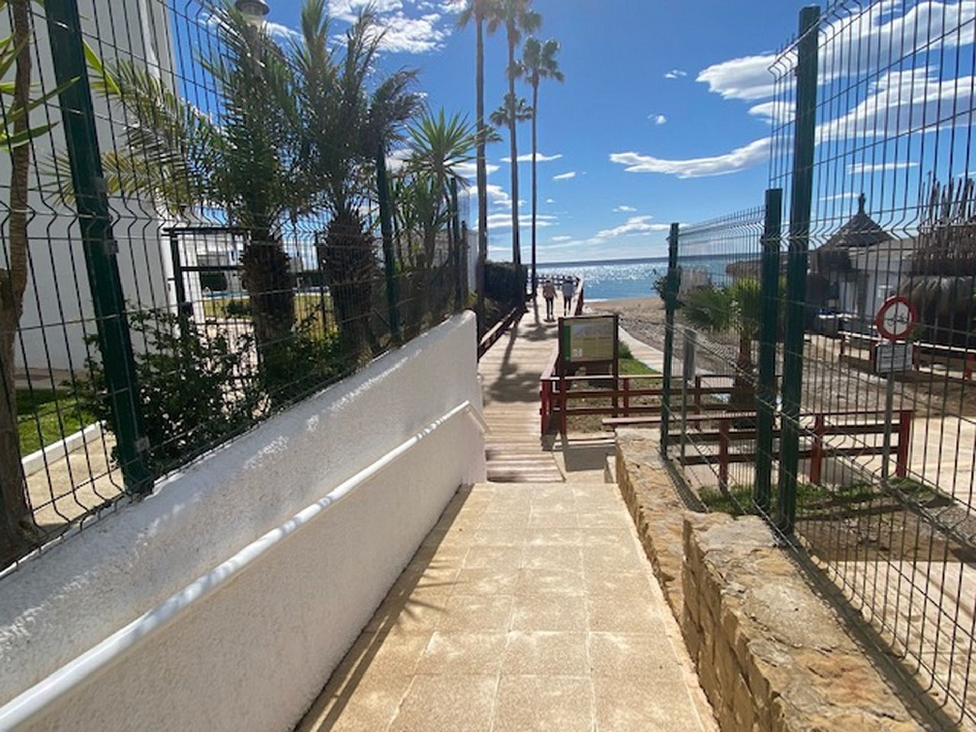 Condominio nel Fuengirola, Andalusia 10737589