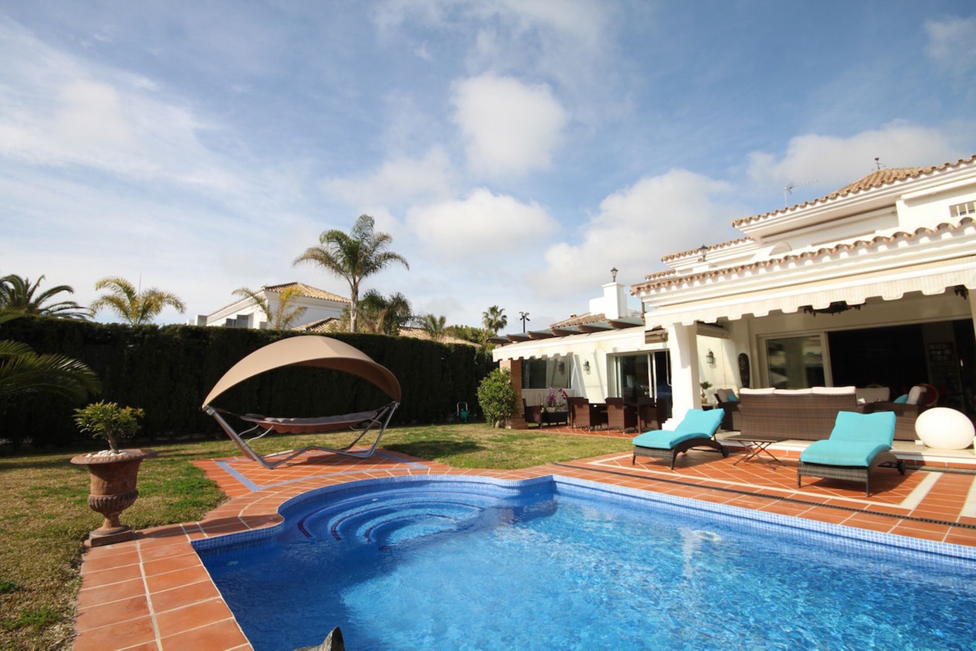 rumah dalam Estepona, Andalucía 10737720