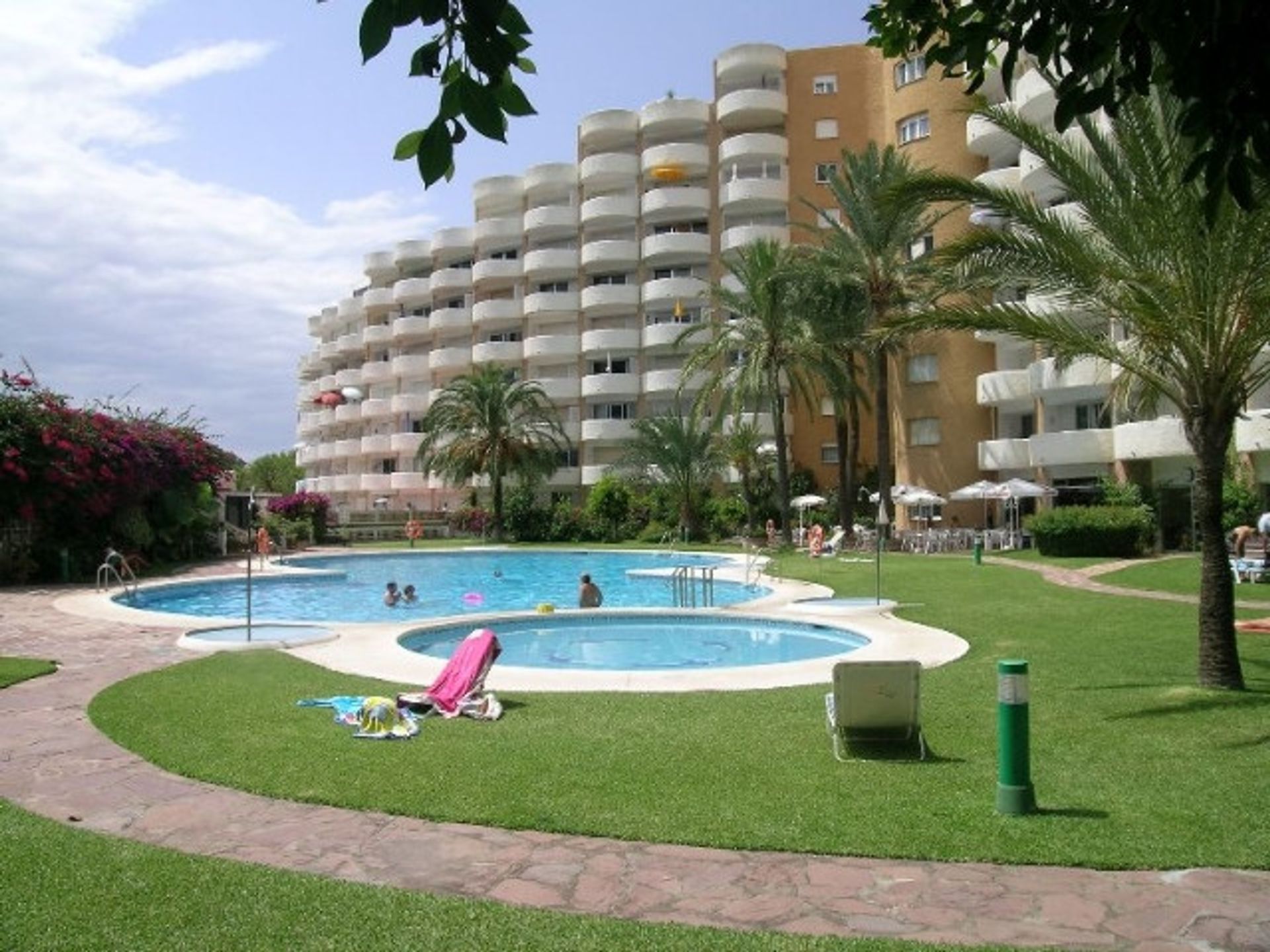 Condominium in Marbella, Andalucía 10737806