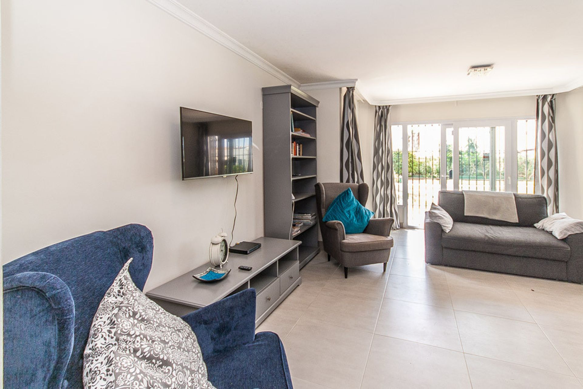 Condominium in Marbella, Andalucía 10737835