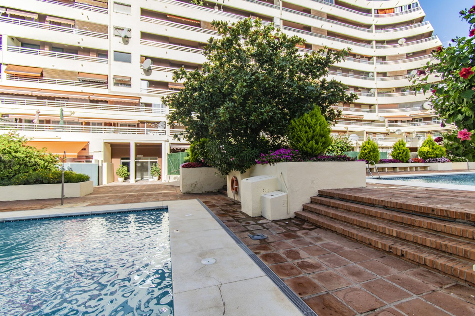 Condominium in Marbella, Andalucía 10738185