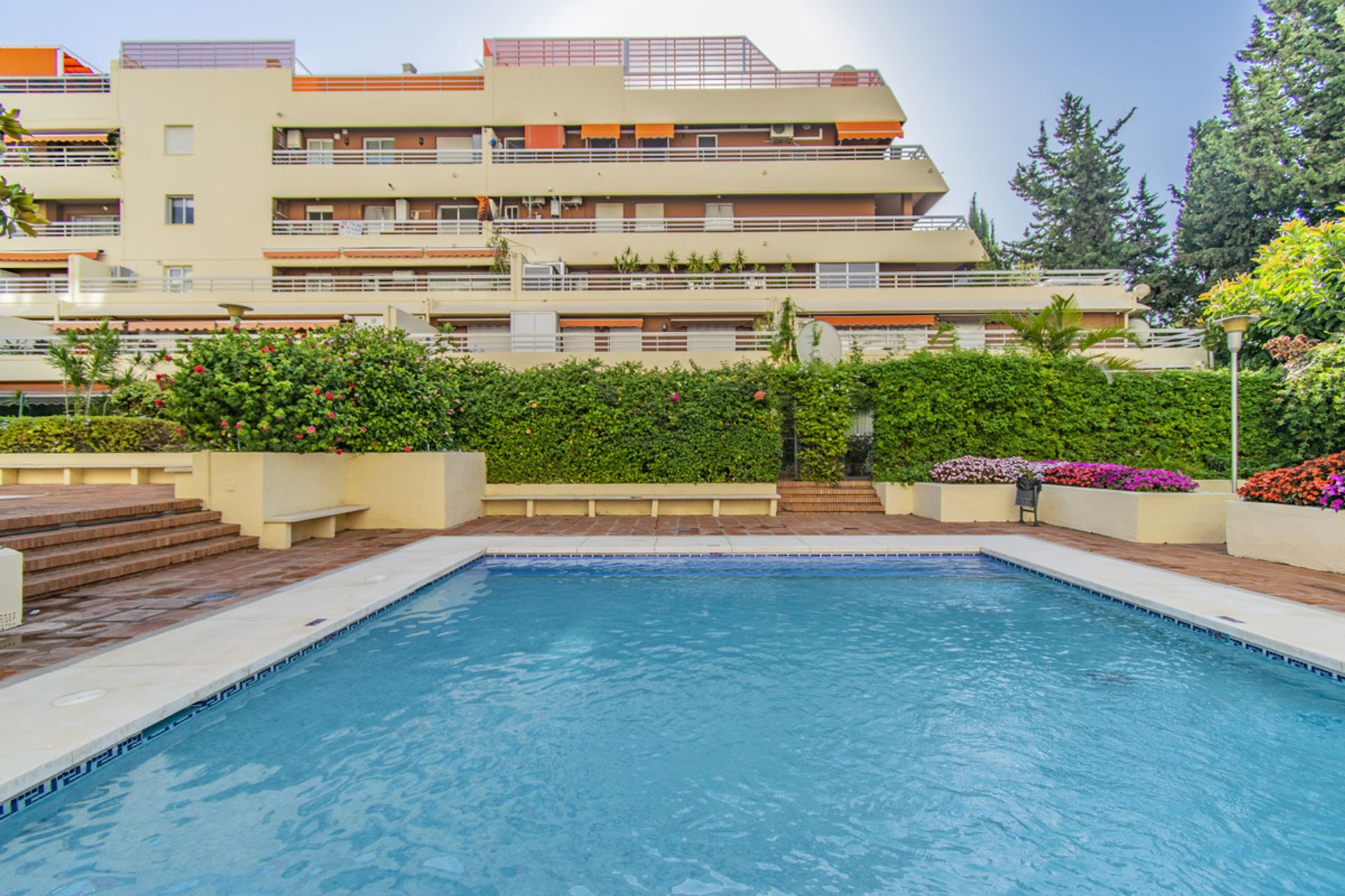 Condominium in Marbella, Andalucía 10738185