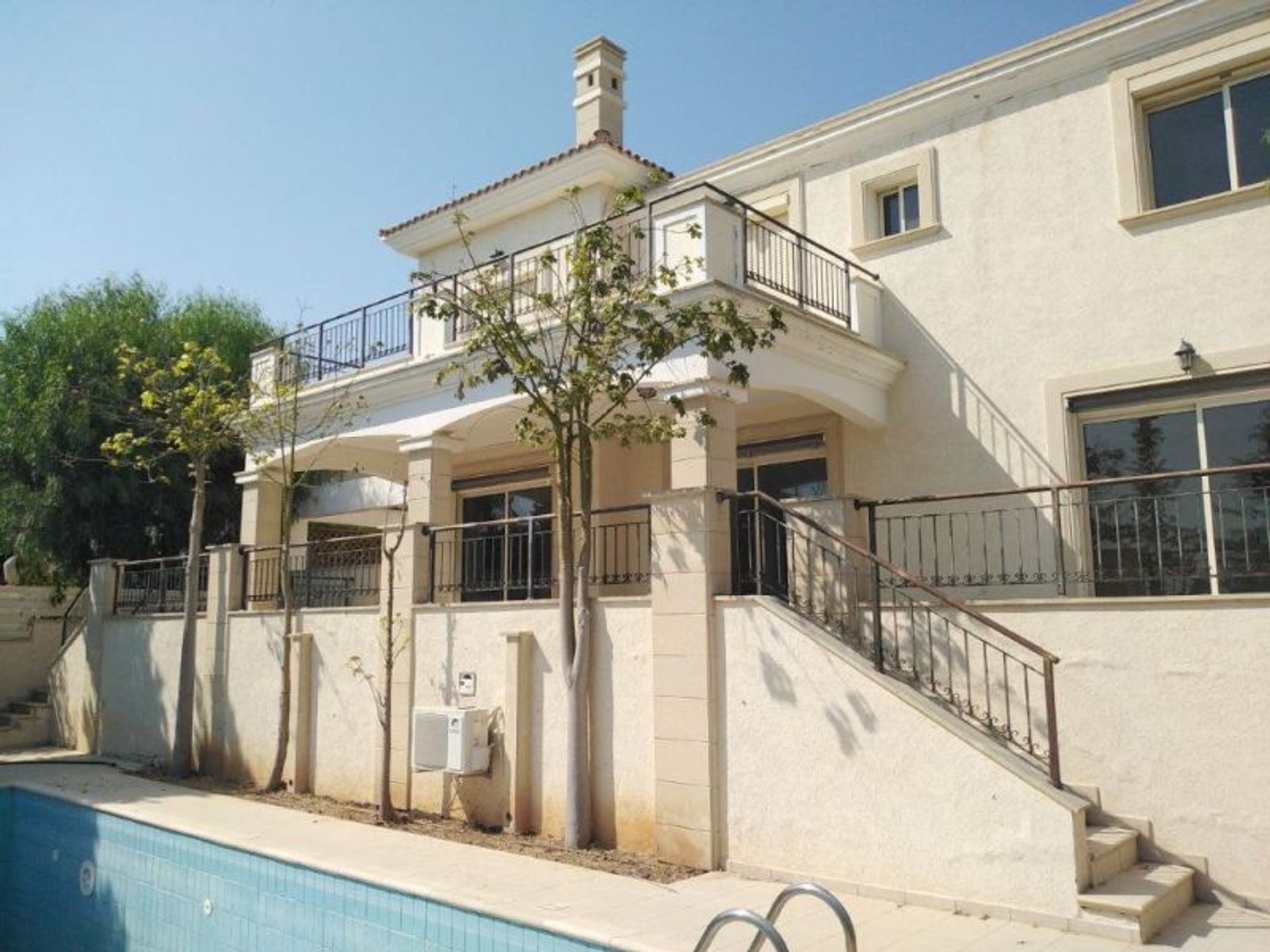 rumah dalam Agios Tychon, Larnaka 10738529