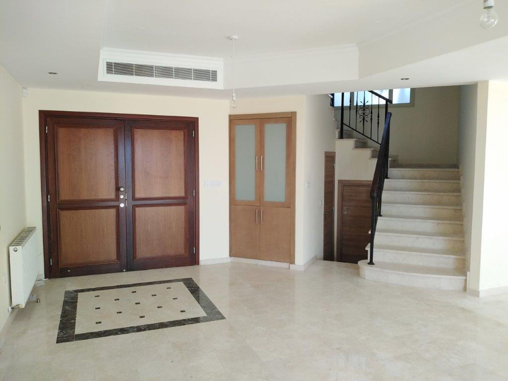 rumah dalam Agios Tychon, Limassol 10738529