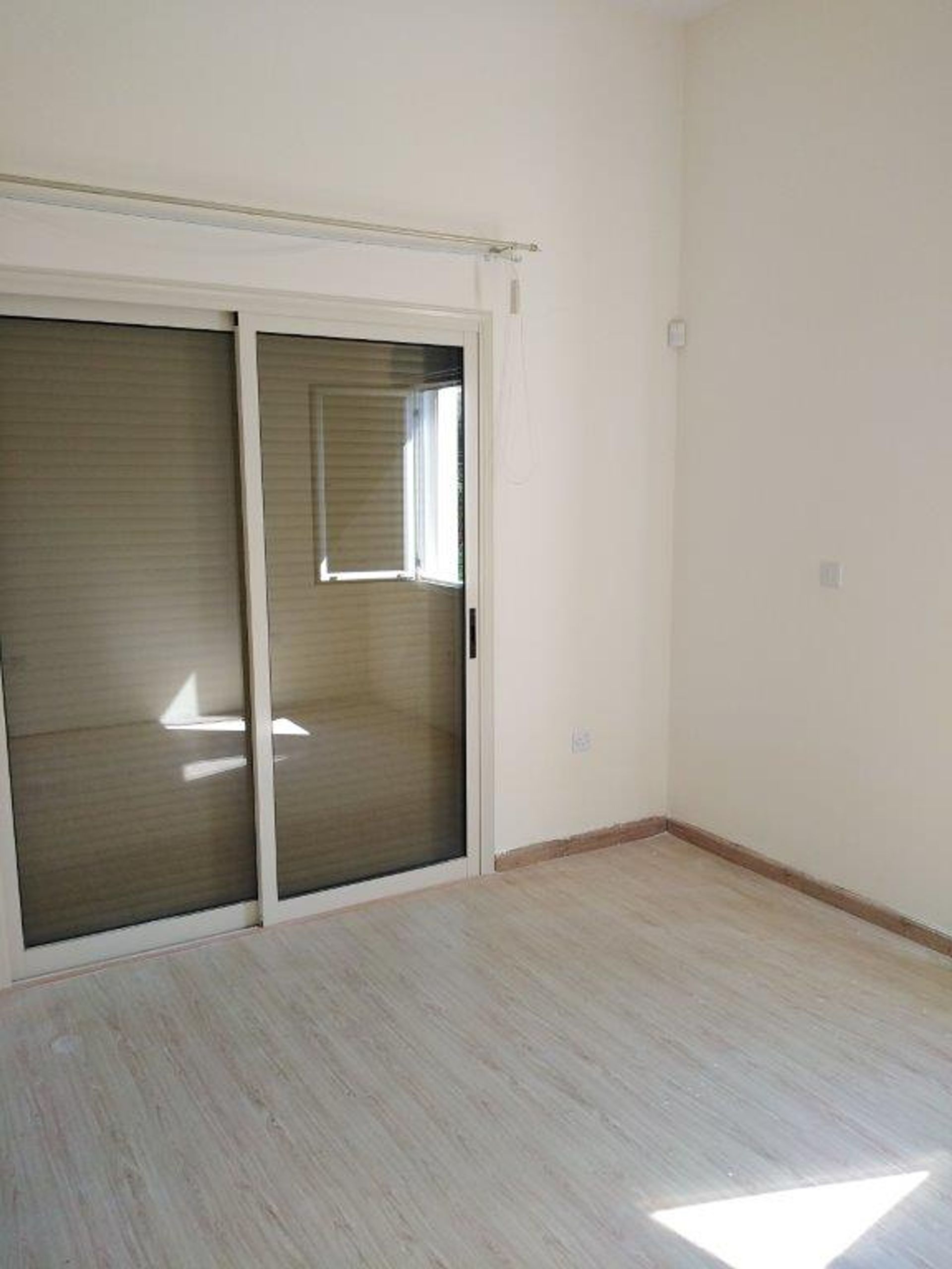 rumah dalam Agios Tychon, Limassol 10738529