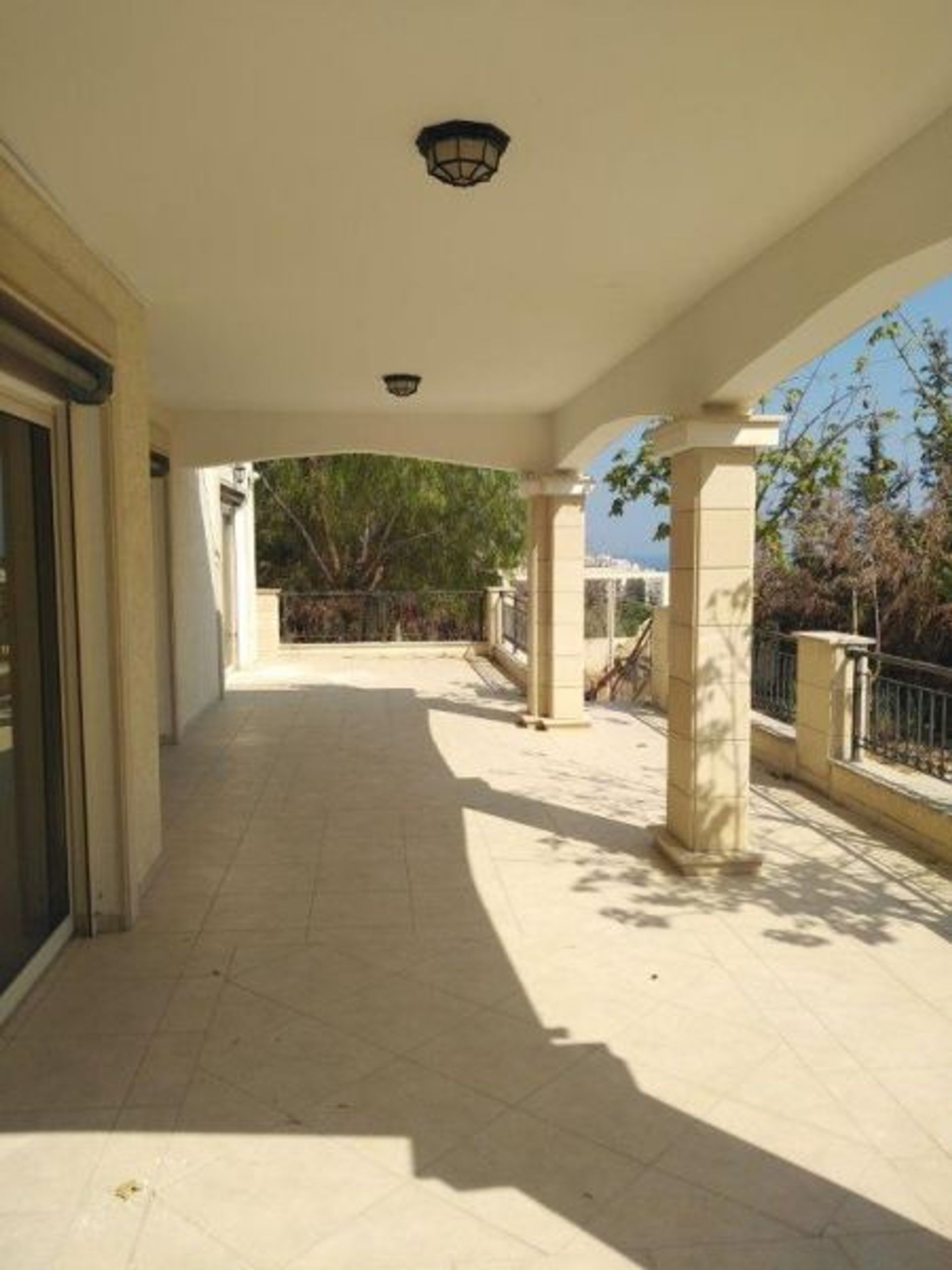 rumah dalam Agios Tychon, Larnaka 10738529