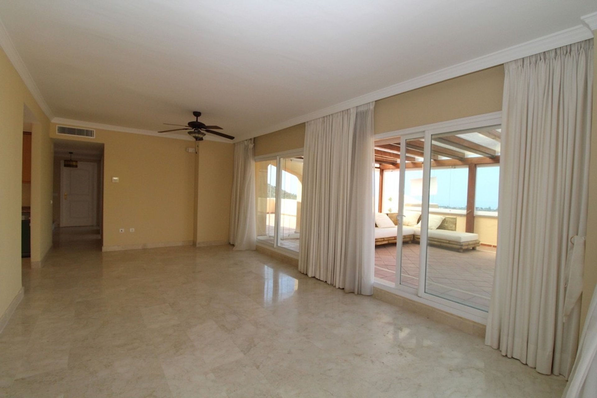 Condominium in Ojen, Andalusië 10738776