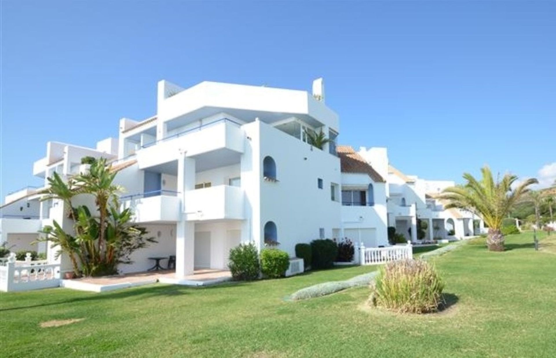 Condominium dans San Luis de Sabinillas, Andalousie 10738841