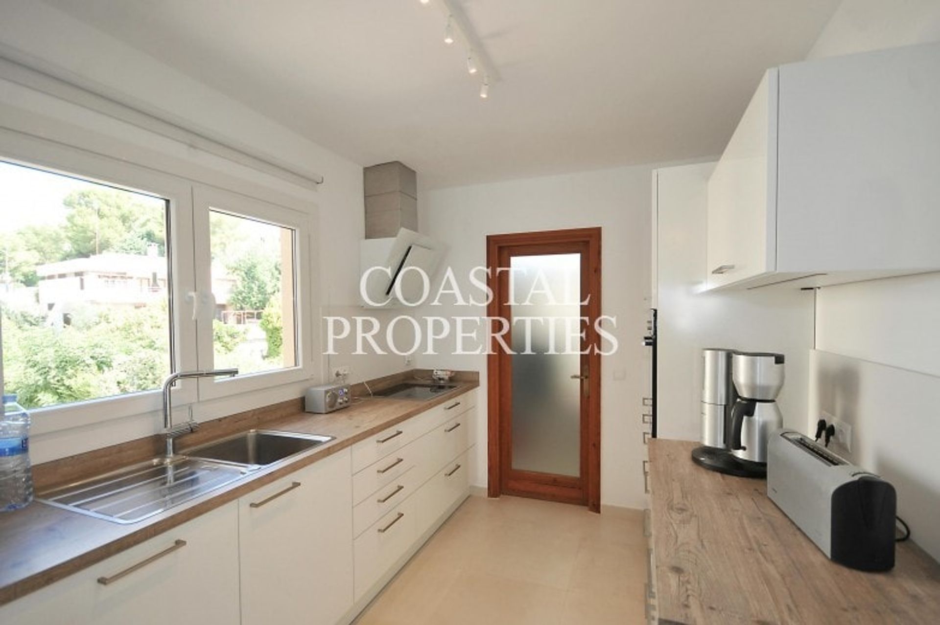 Condominium in Calvia, De Balearen 10738966