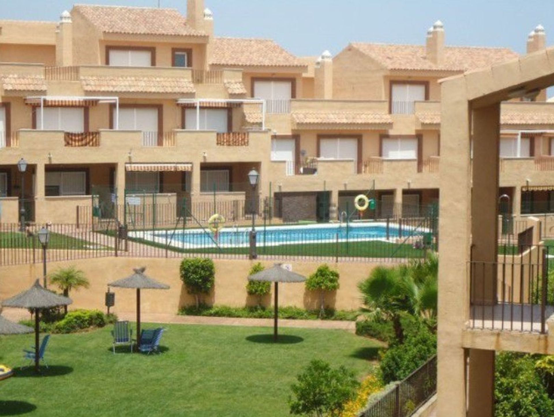 Condominium dans San Luis de Sabinillas, Andalousie 10739495