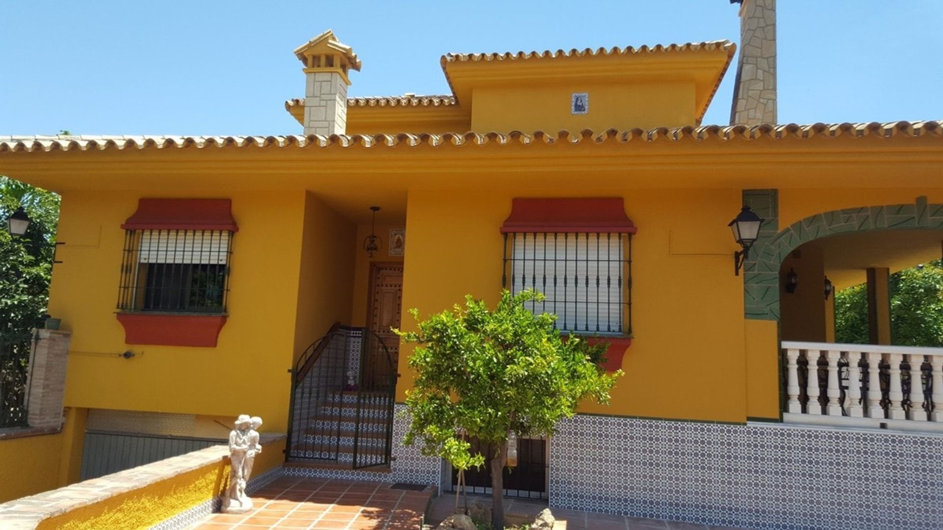 Casa nel Alhaurin de la Torre, Andalusia 10739709