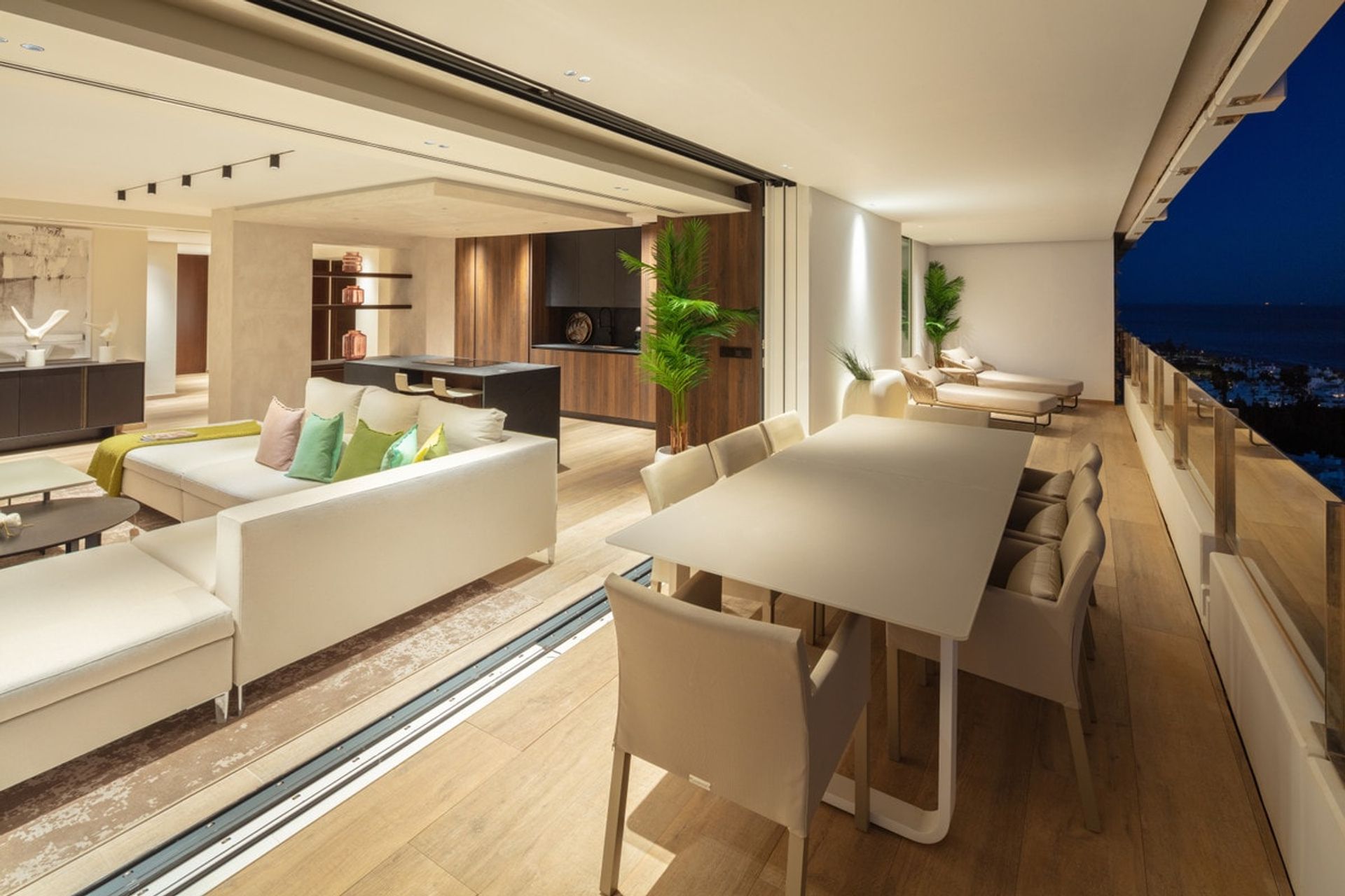 Condominium in Marbella, Andalucía 10741169