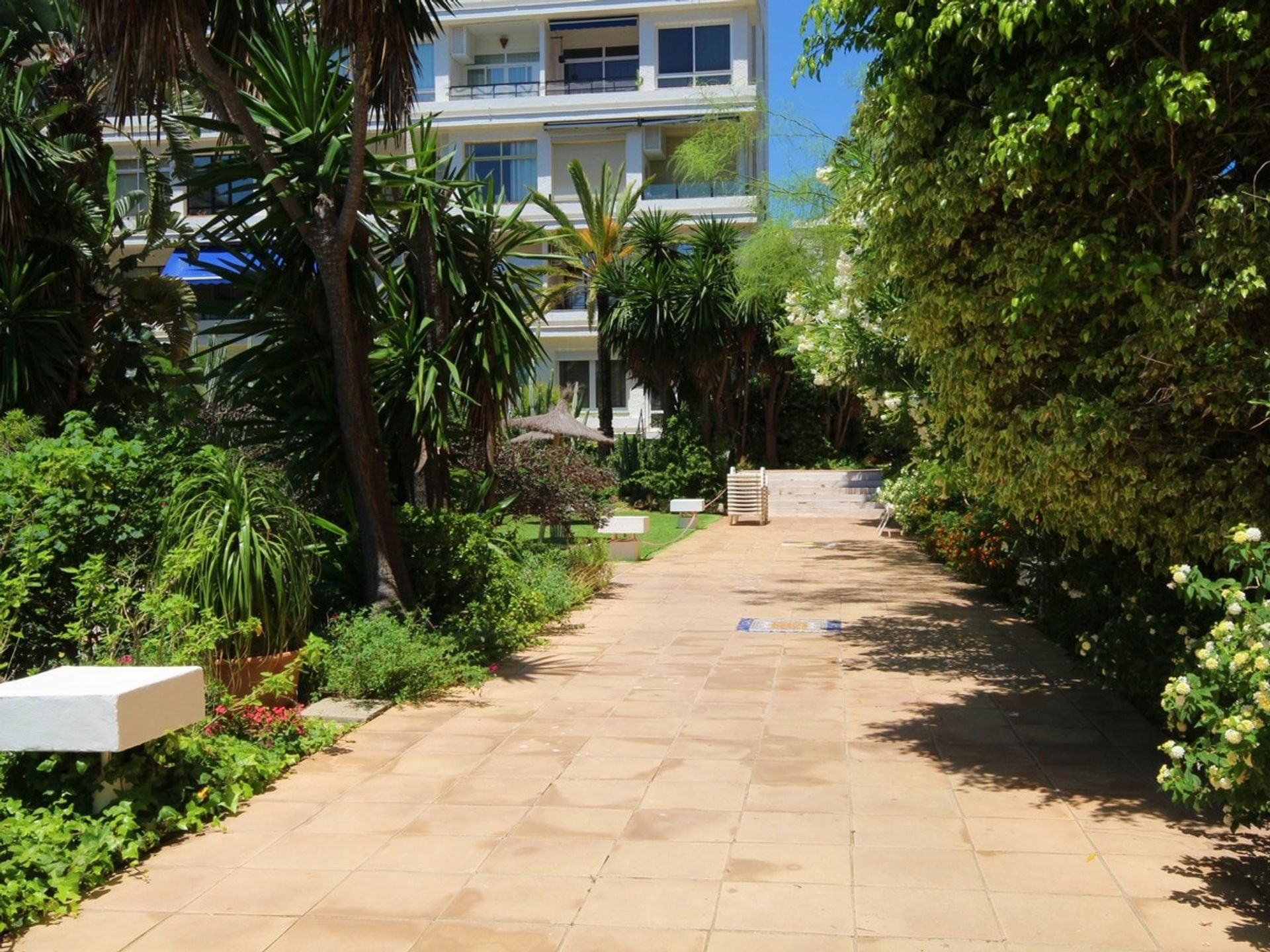 Condominium in Marbella, Andalucía 10741380